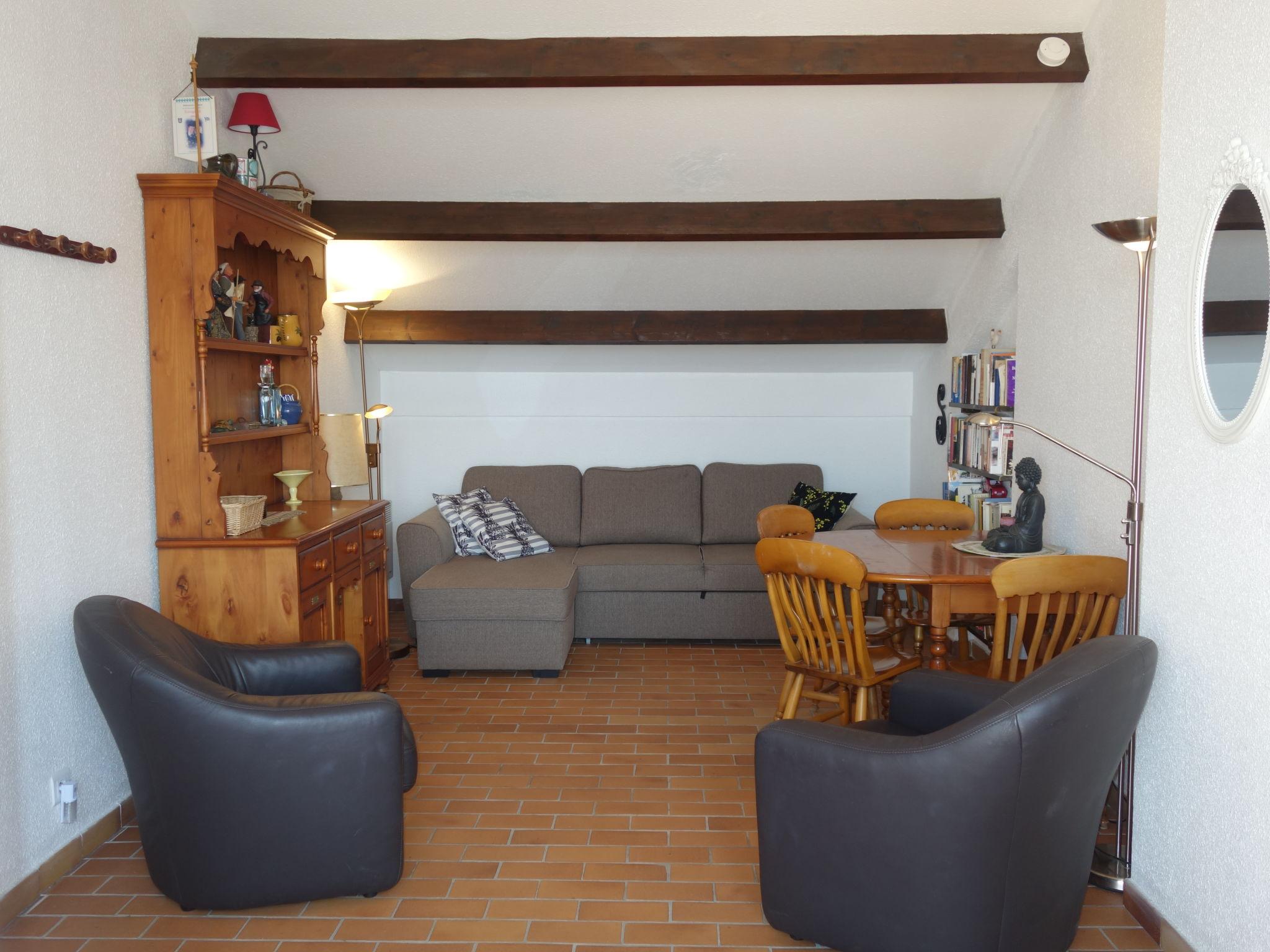 Photo 2 - 2 bedroom Apartment in Saint-Cyr-sur-Mer with terrace and sea view