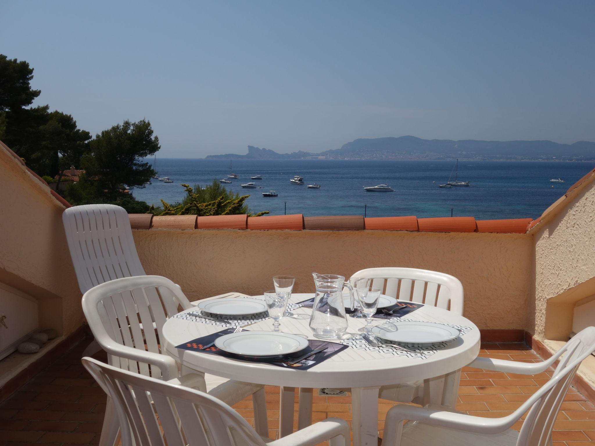 Photo 20 - 2 bedroom Apartment in Saint-Cyr-sur-Mer with terrace and sea view