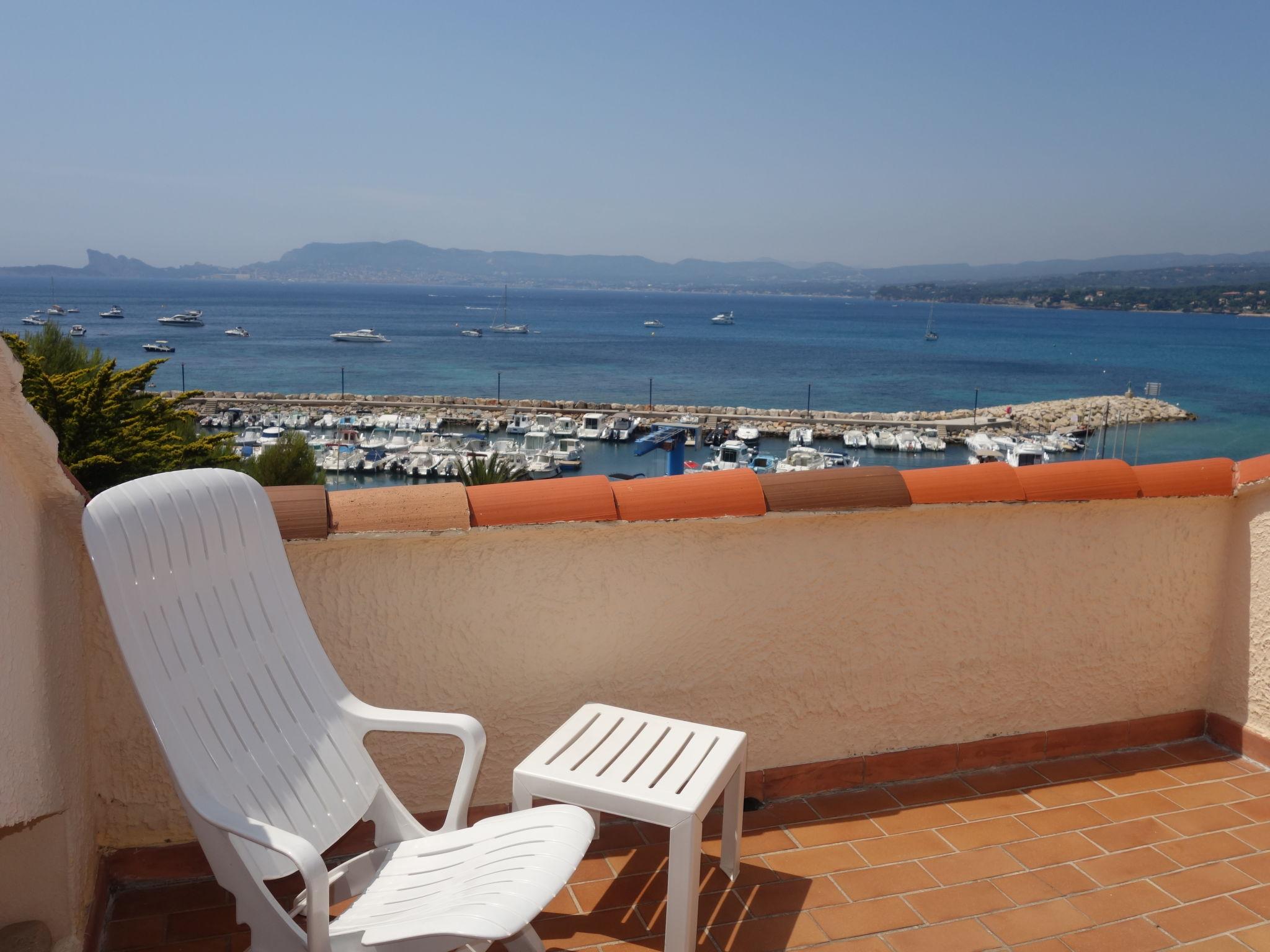 Photo 19 - Appartement de 2 chambres à Saint-Cyr-sur-Mer avec terrasse et vues à la mer