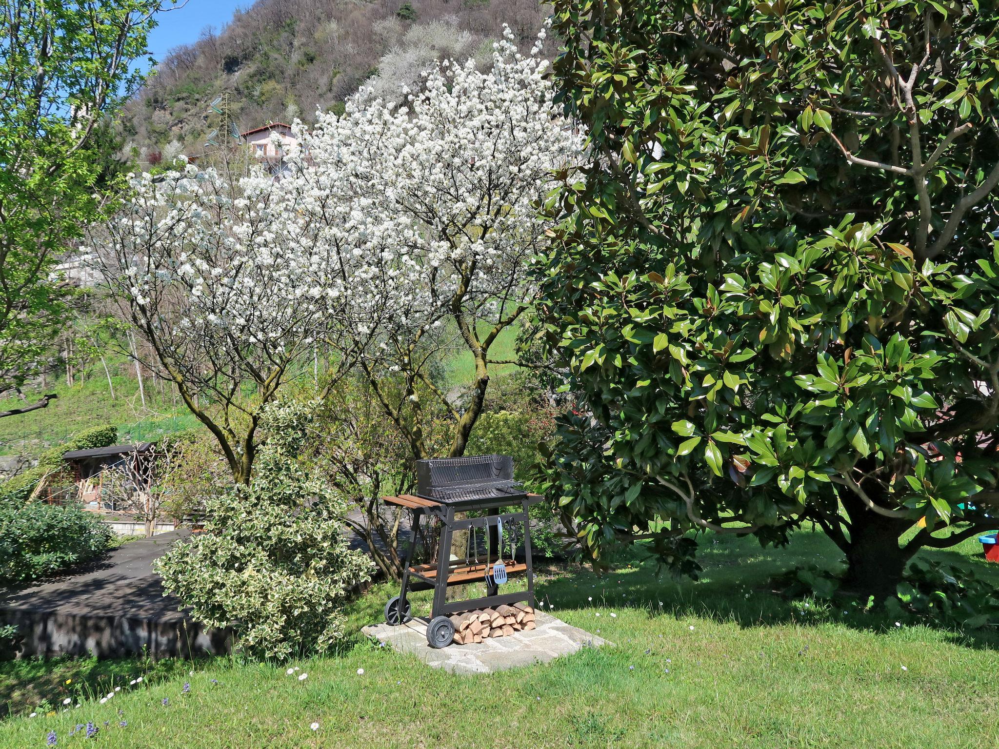 Foto 33 - Apartamento de 2 quartos em Gravedona ed Uniti com terraço e vista para a montanha