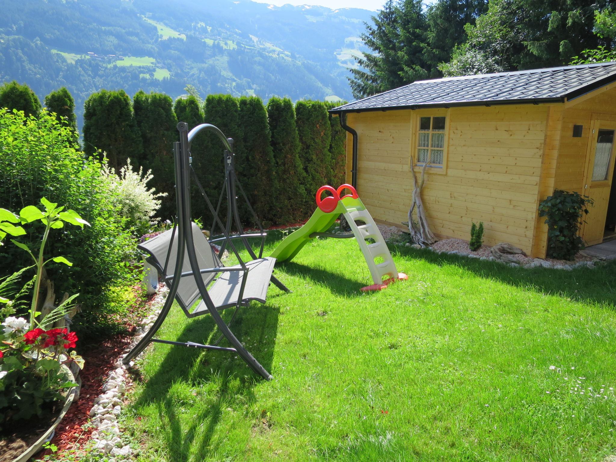 Photo 3 - Appartement de 2 chambres à Aschau im Zillertal avec terrasse et vues sur la montagne