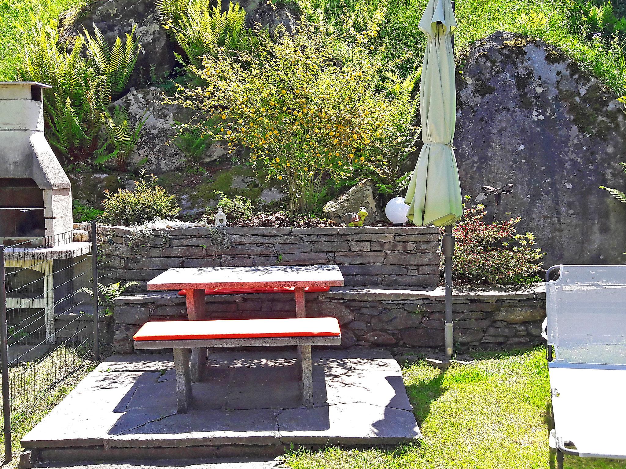 Photo 17 - Maison de 2 chambres à Brione avec jardin et vues sur la montagne