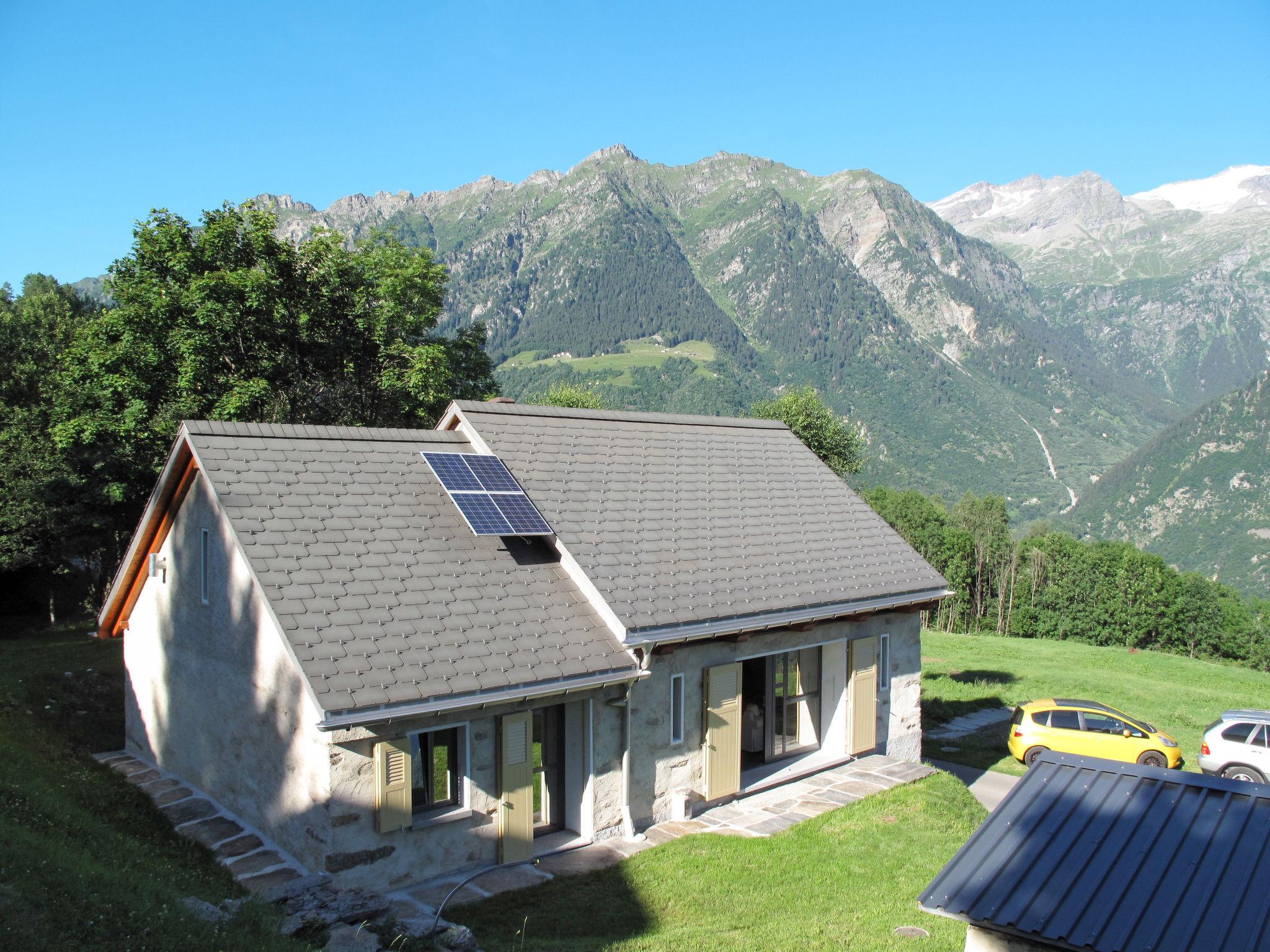 Photo 1 - Maison de 4 chambres à Blenio avec jardin