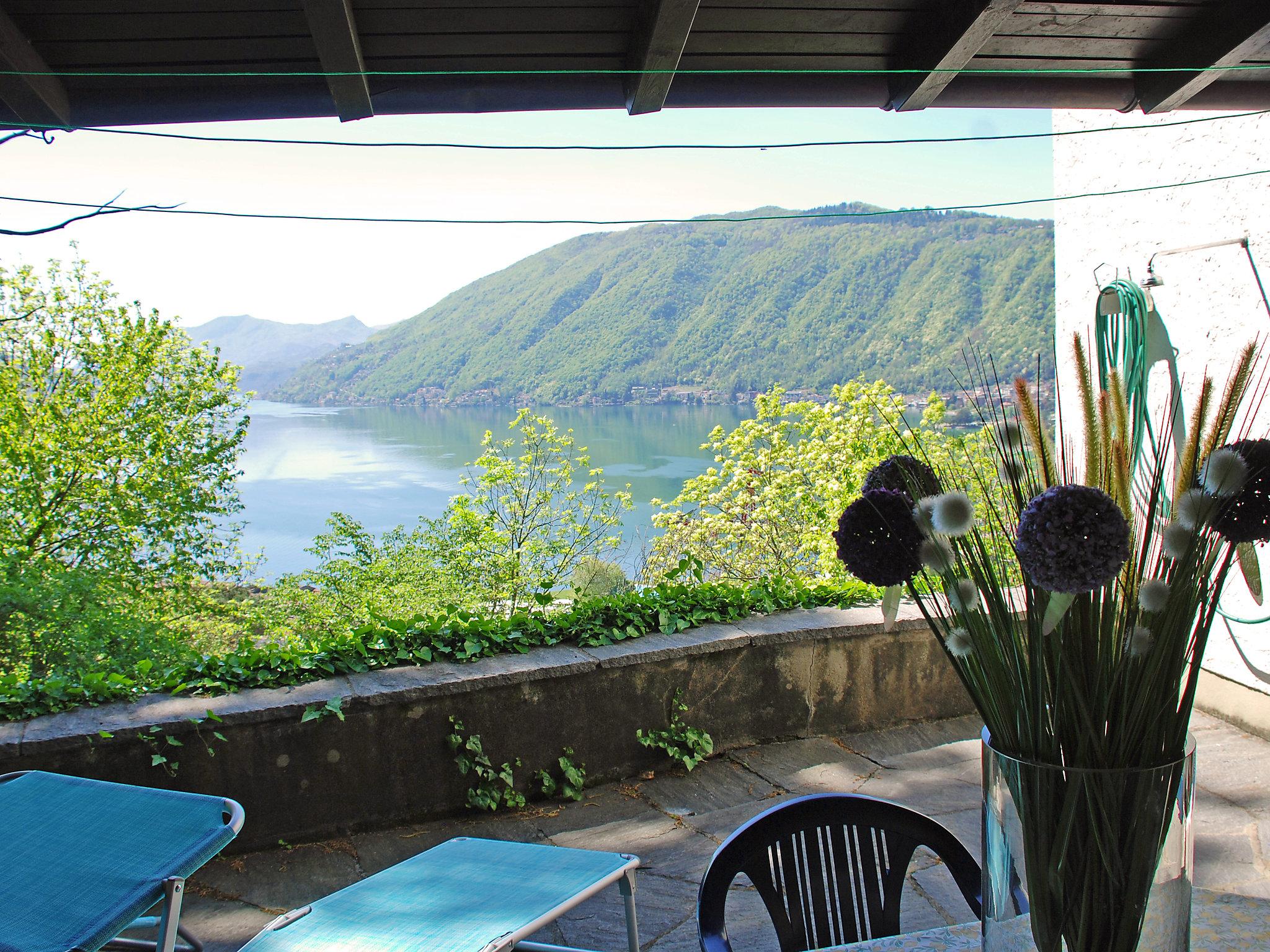 Foto 2 - Casa de 3 quartos em Bissone com terraço e vista para a montanha