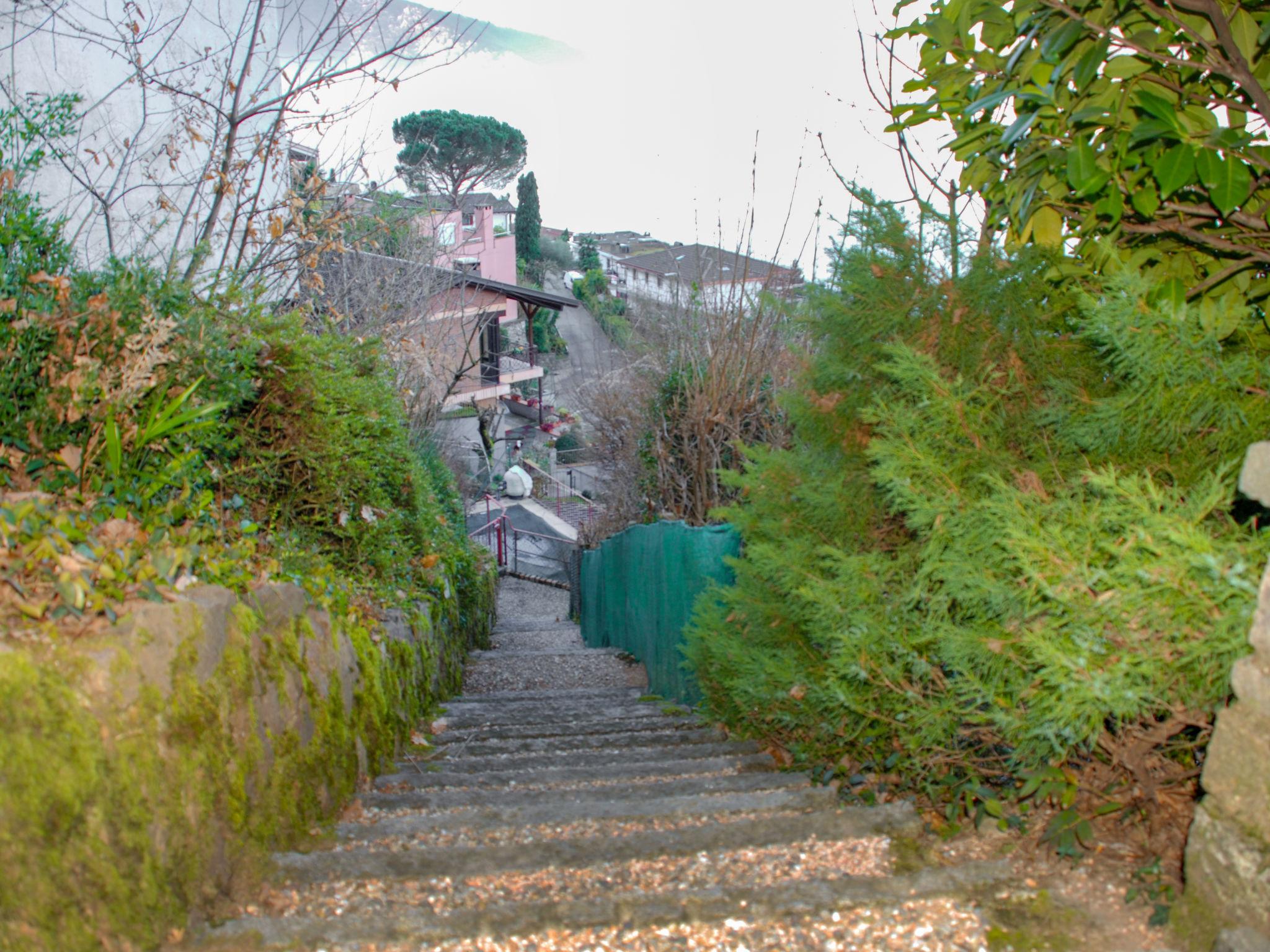 Foto 20 - Casa de 3 quartos em Bissone com jardim e terraço