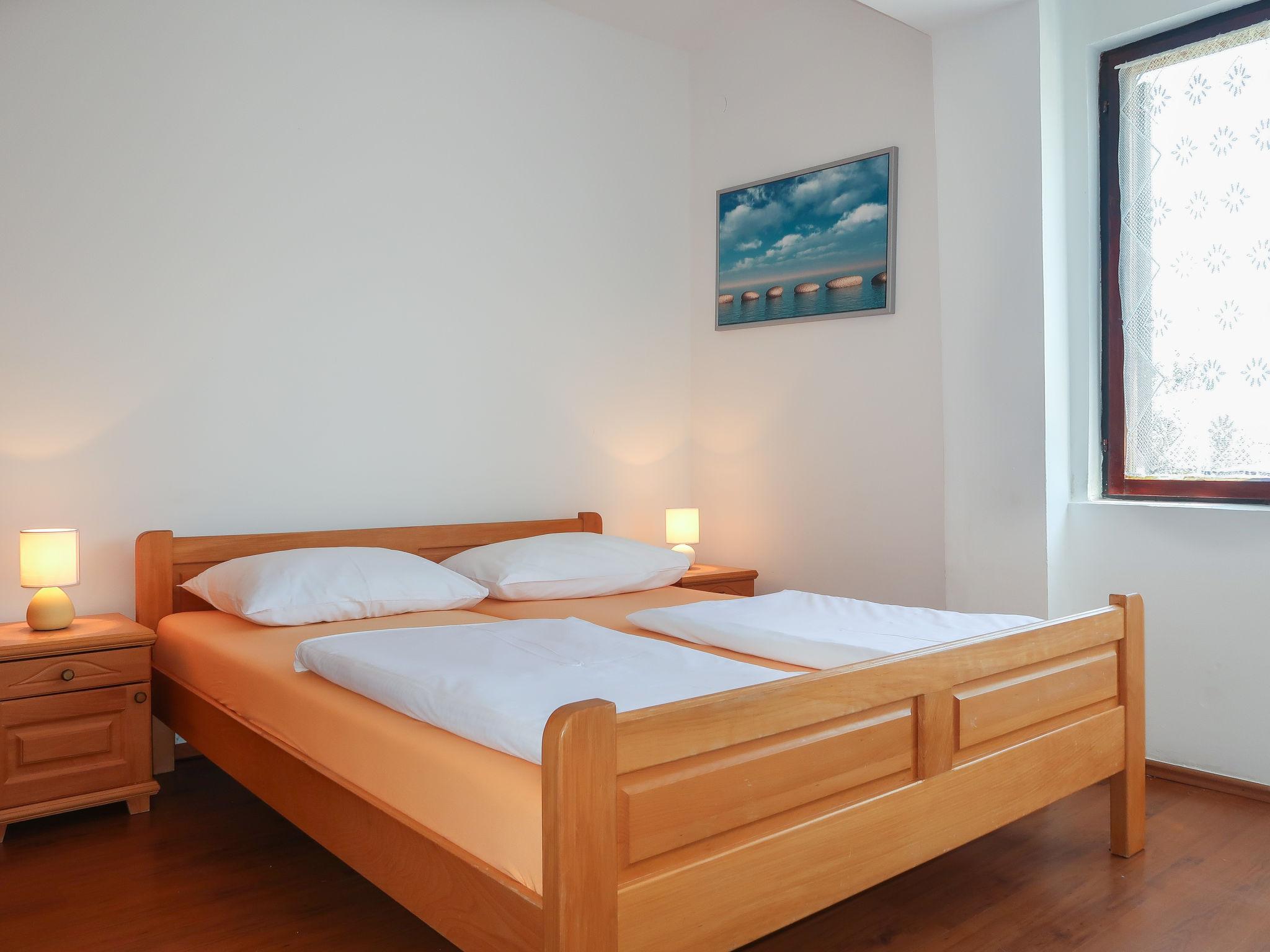 Foto 12 - Casa con 2 camere da letto a Dobrinj con terrazza e vista mare