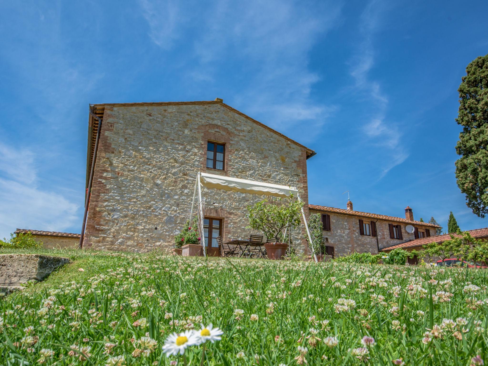 Photo 25 - 2 bedroom House in Castelnuovo Berardenga with swimming pool and garden