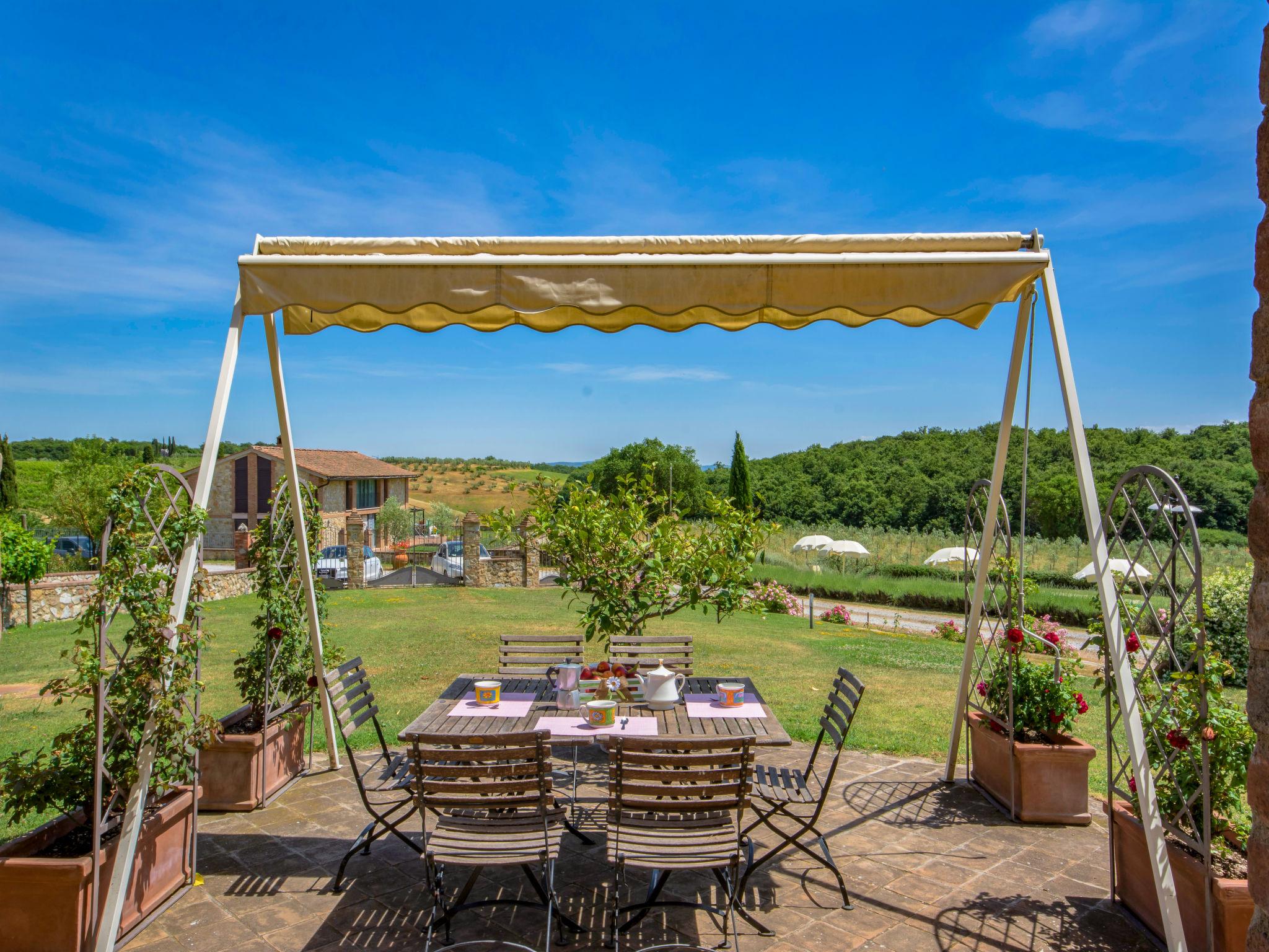 Foto 8 - Casa de 2 quartos em Castelnuovo Berardenga com piscina e jardim