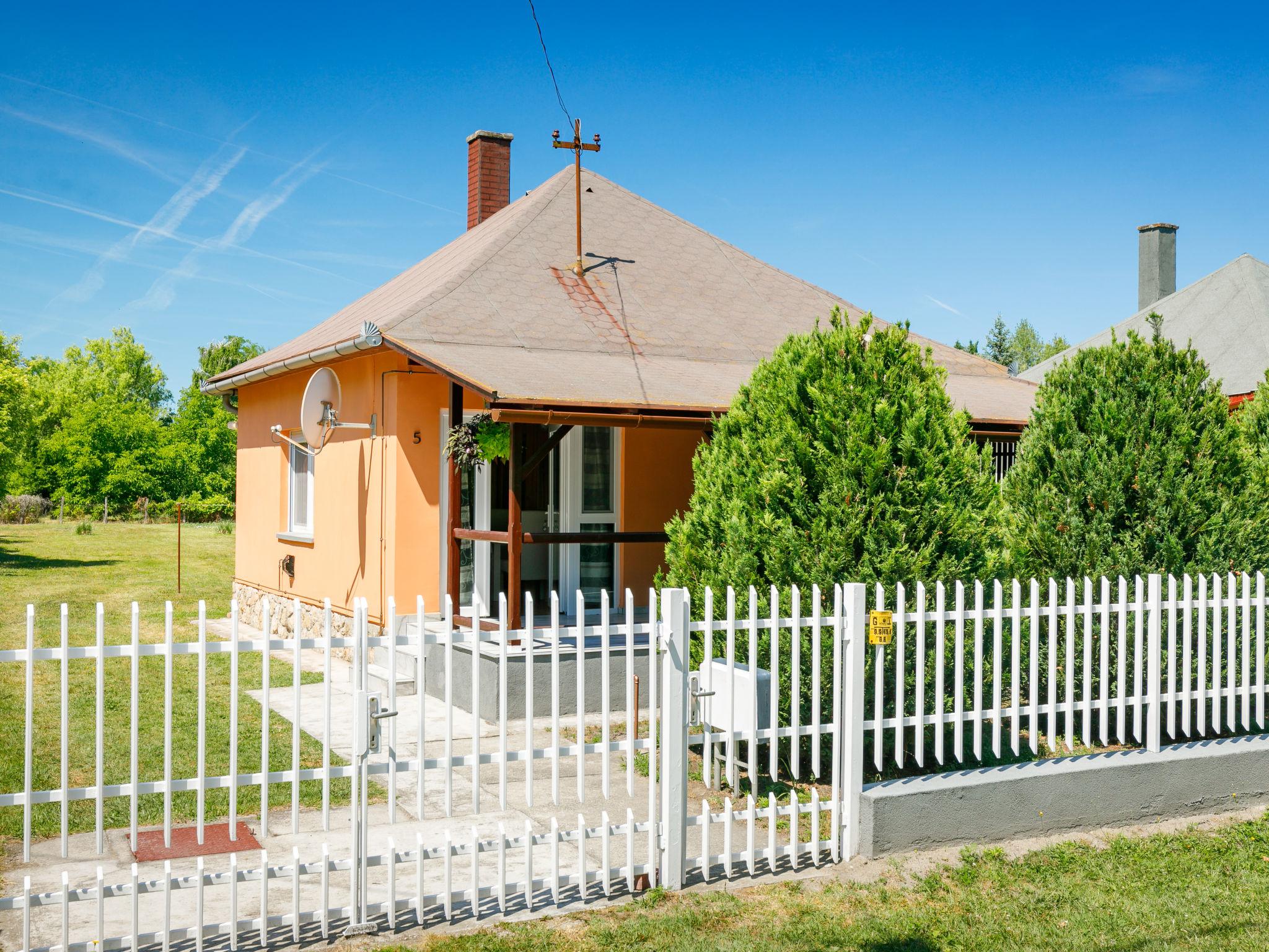 Foto 1 - Casa de 1 quarto em Zamárdi com jardim e terraço