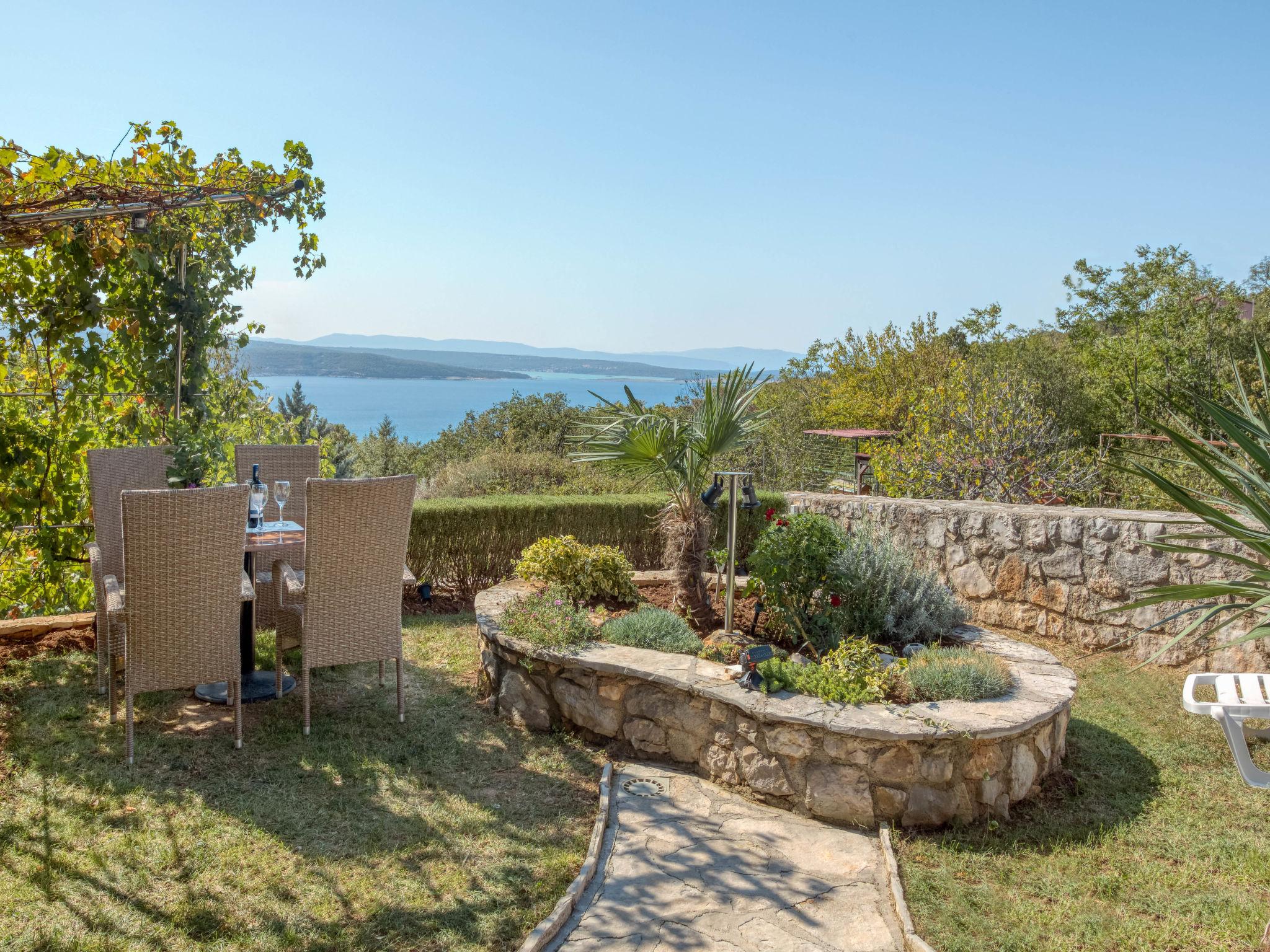 Photo 3 - Maison de 2 chambres à Crikvenica avec terrasse et vues à la mer