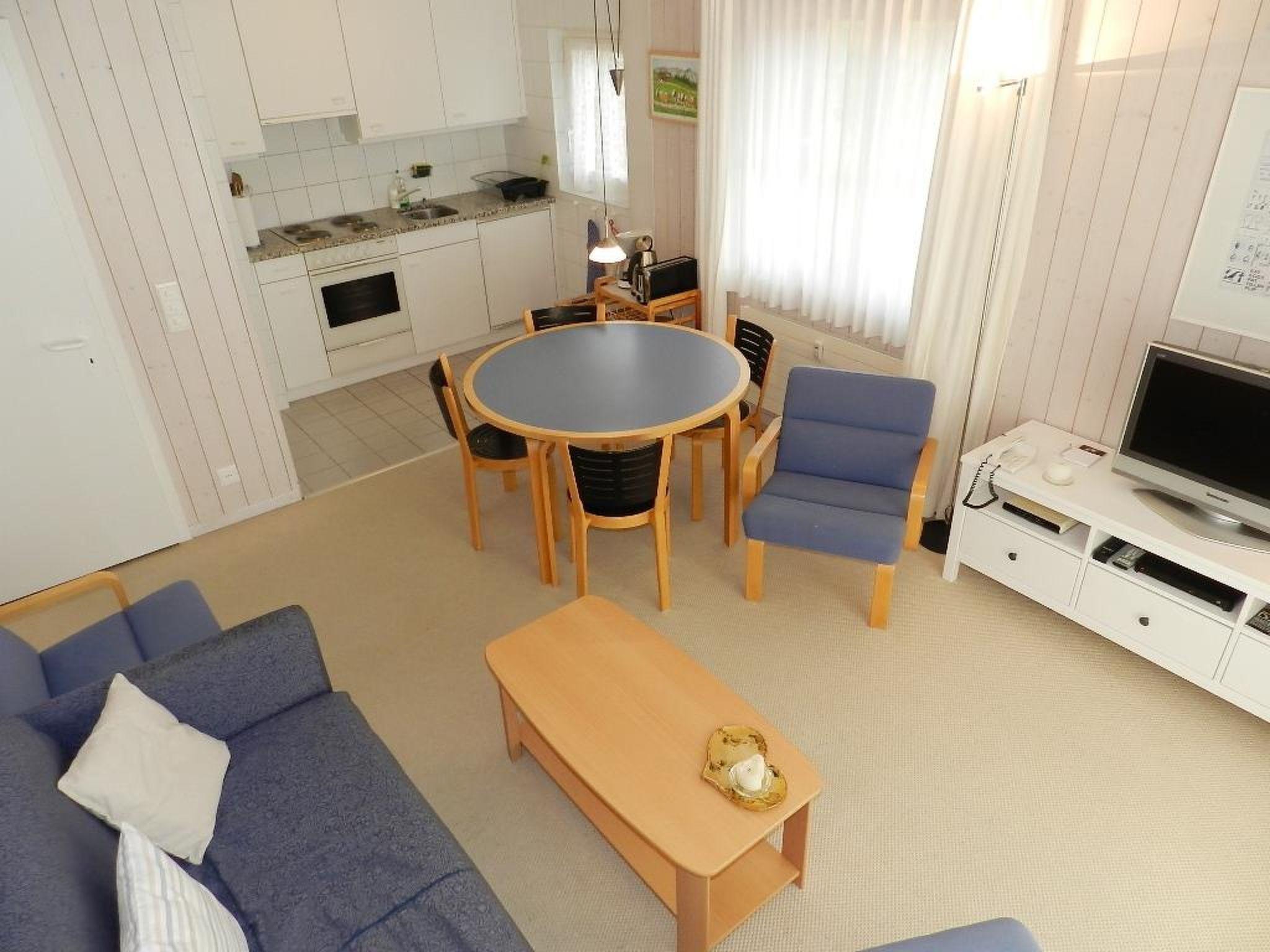 Foto 11 - Apartment mit 2 Schlafzimmern in Saanen mit garten