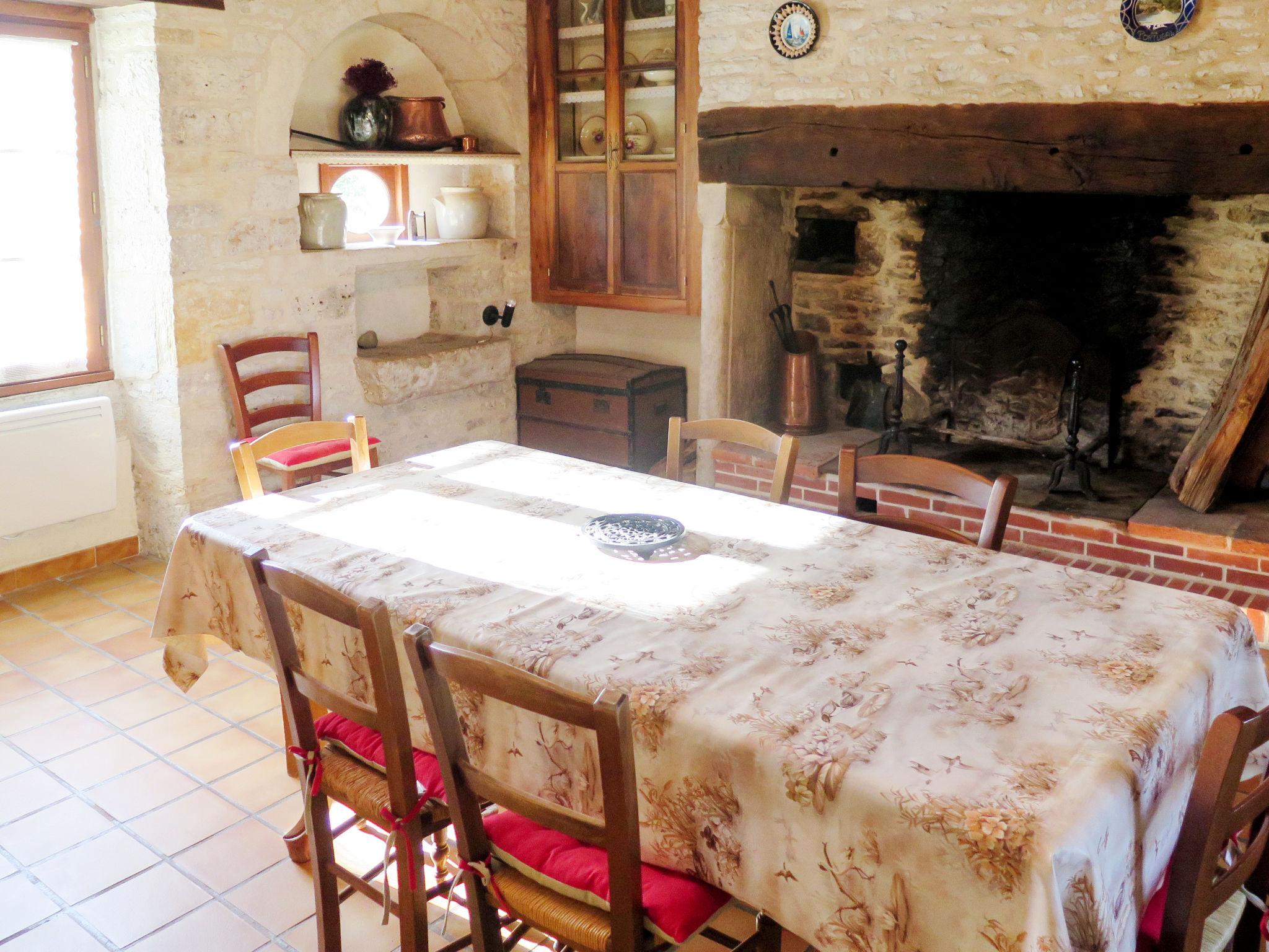 Photo 11 - 3 bedroom House in Saint-Chamarand with private pool and garden