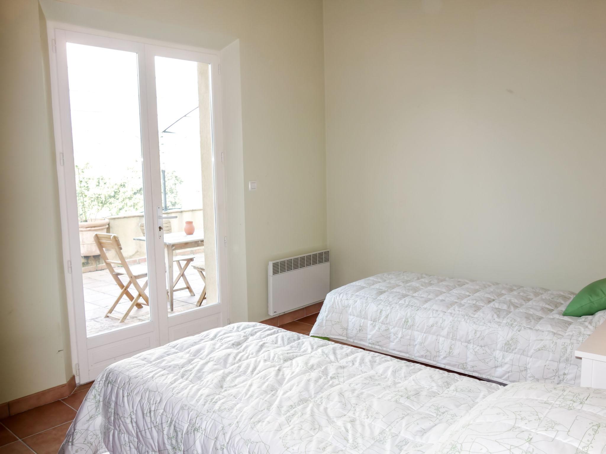 Foto 5 - Casa con 3 camere da letto a Le Castellet con terrazza e vista mare