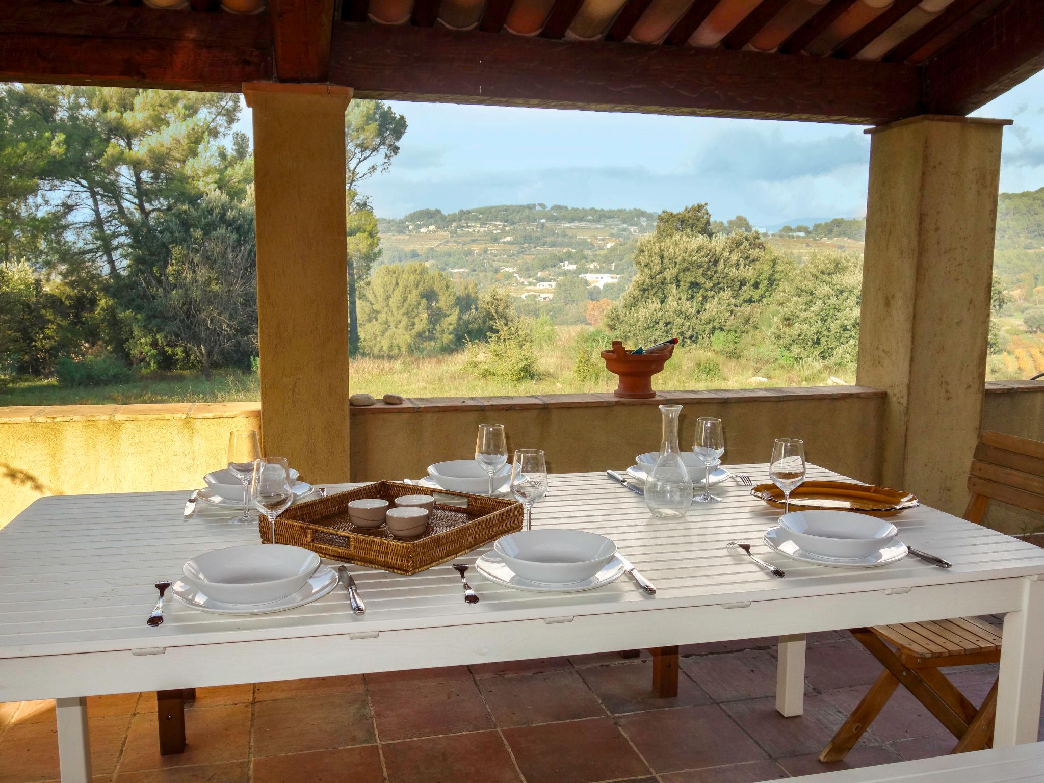 Foto 22 - Haus mit 3 Schlafzimmern in Le Castellet mit terrasse und blick aufs meer