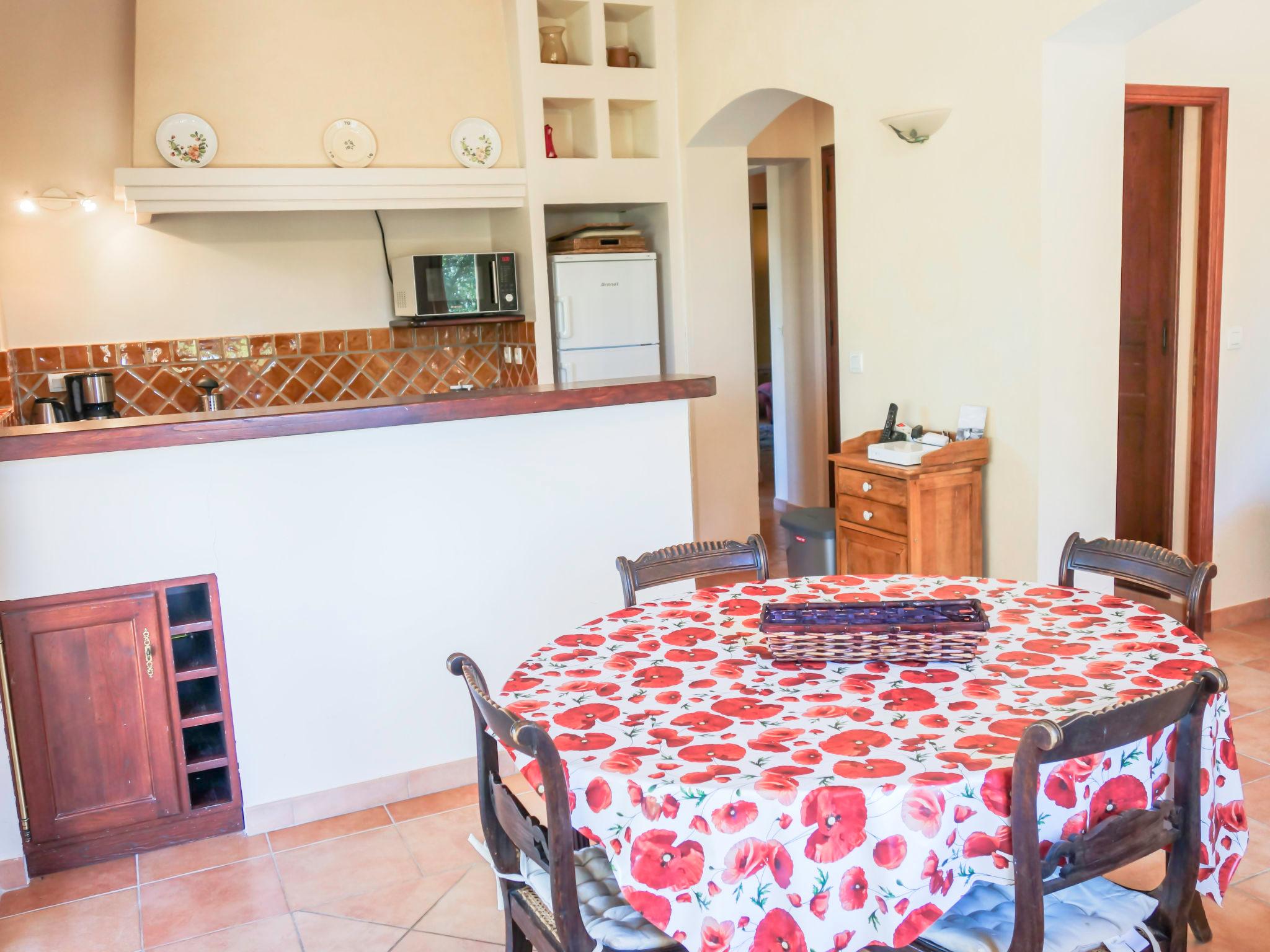 Photo 12 - 3 bedroom House in Le Castellet with garden and terrace