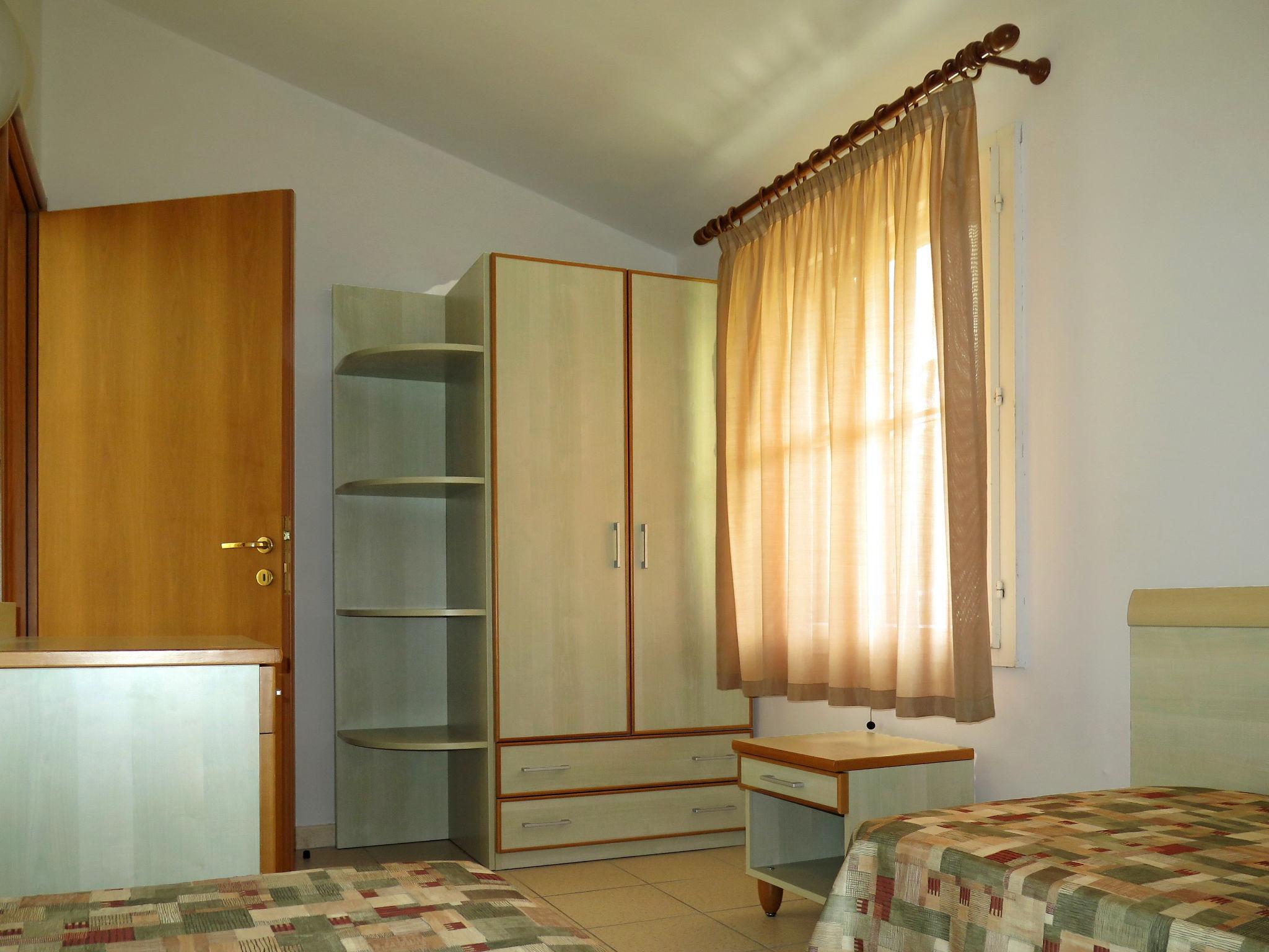 Photo 10 - 2 bedroom House in Grado with swimming pool and sea view