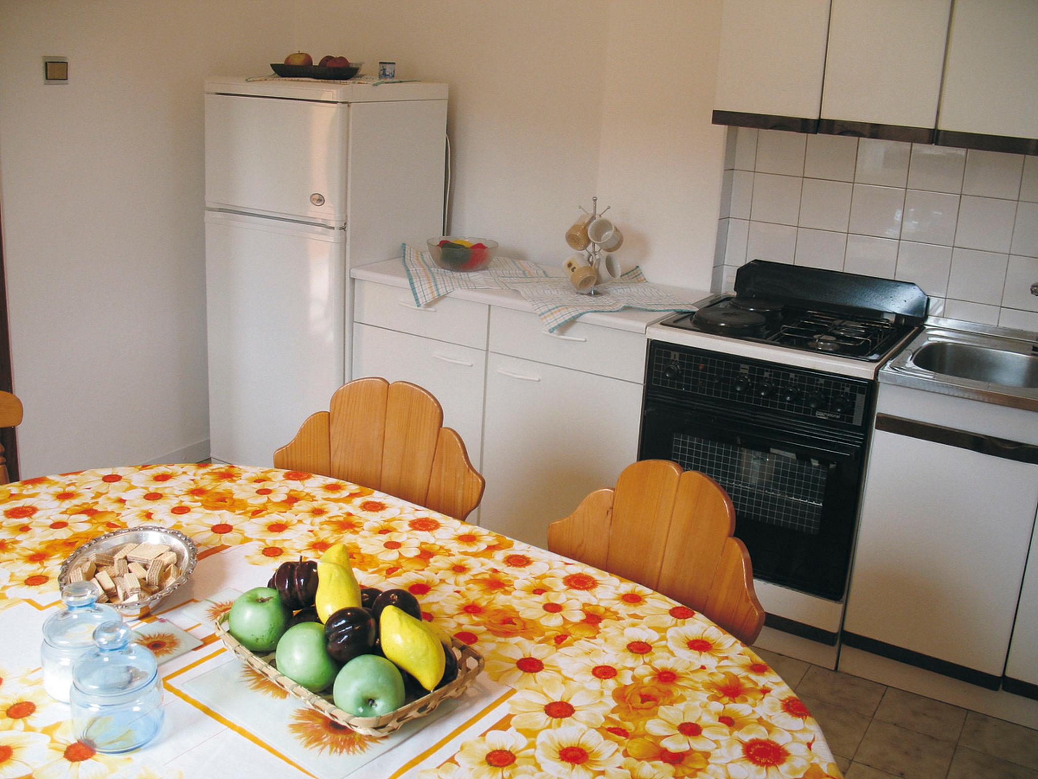 Photo 11 - 2 bedroom House in Labin with terrace and sea view