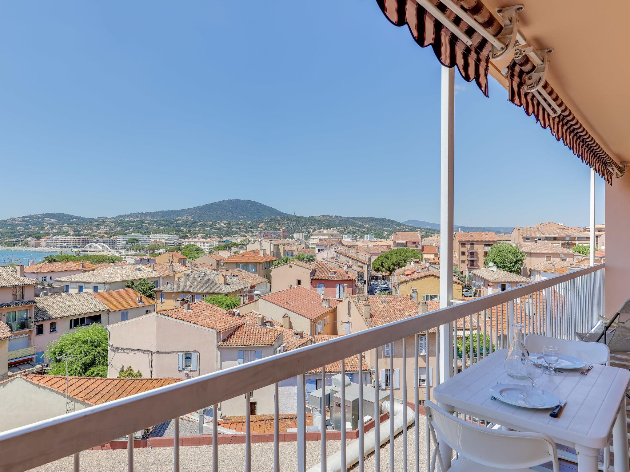 Foto 16 - Apartamento de 2 quartos em Sainte-Maxime com terraço e vistas do mar