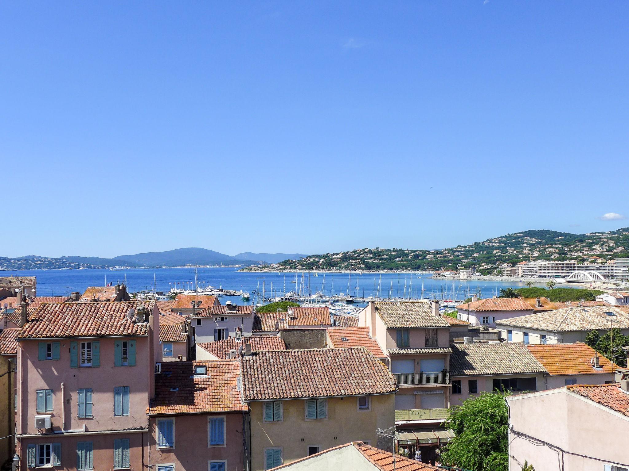 Photo 2 - 2 bedroom Apartment in Sainte-Maxime with terrace and sea view