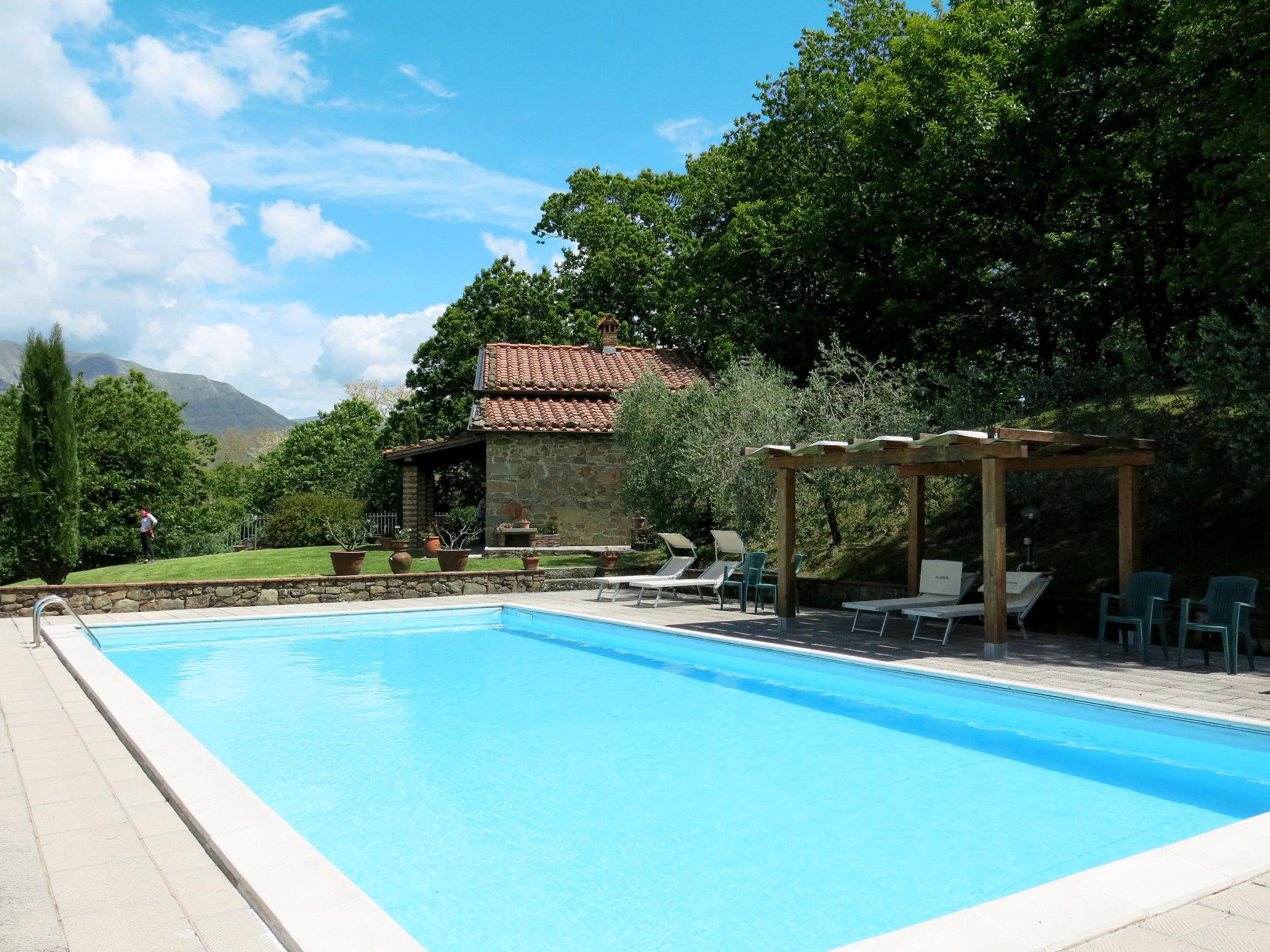 Foto 2 - Casa de 1 quarto em Bagni di Lucca com piscina e jardim