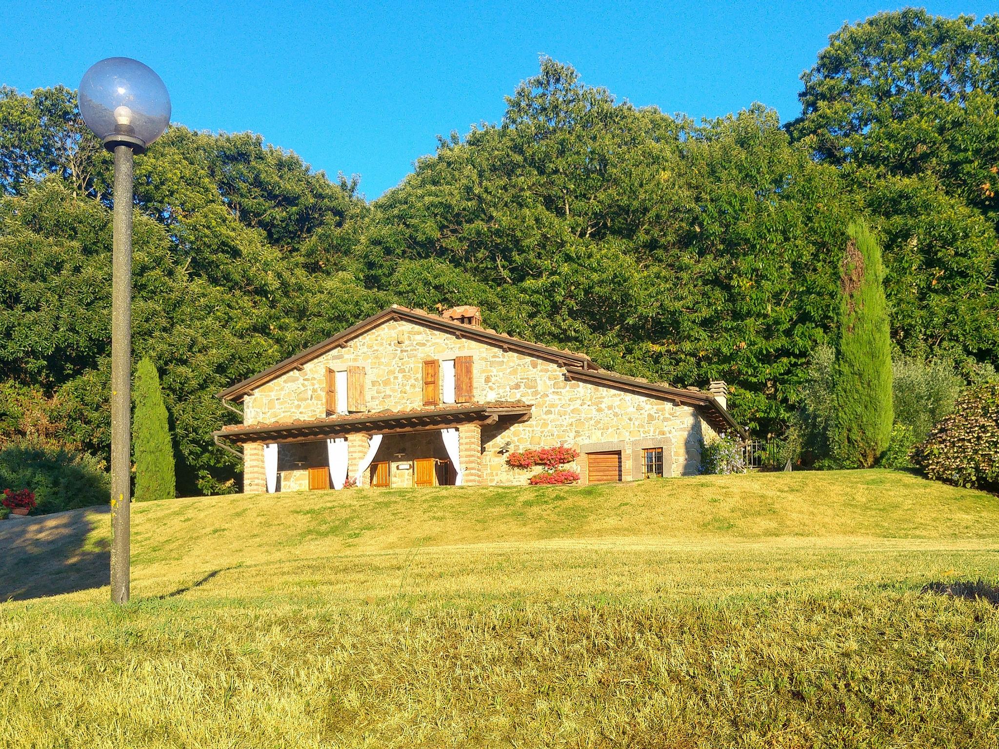 Photo 11 - Maison de 1 chambre à Bagni di Lucca avec piscine et jardin