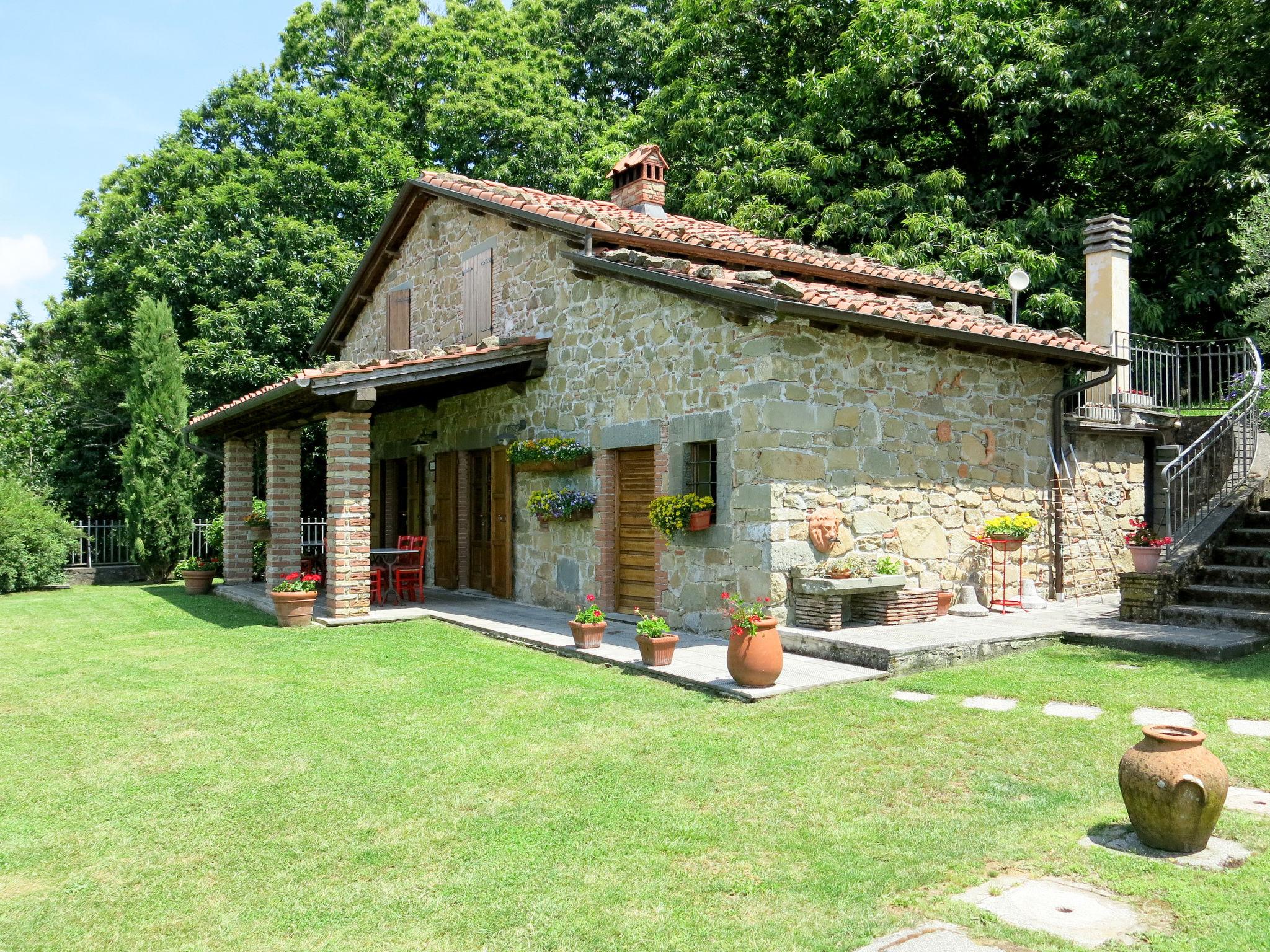 Foto 1 - Haus mit 1 Schlafzimmer in Bagni di Lucca mit schwimmbad und garten