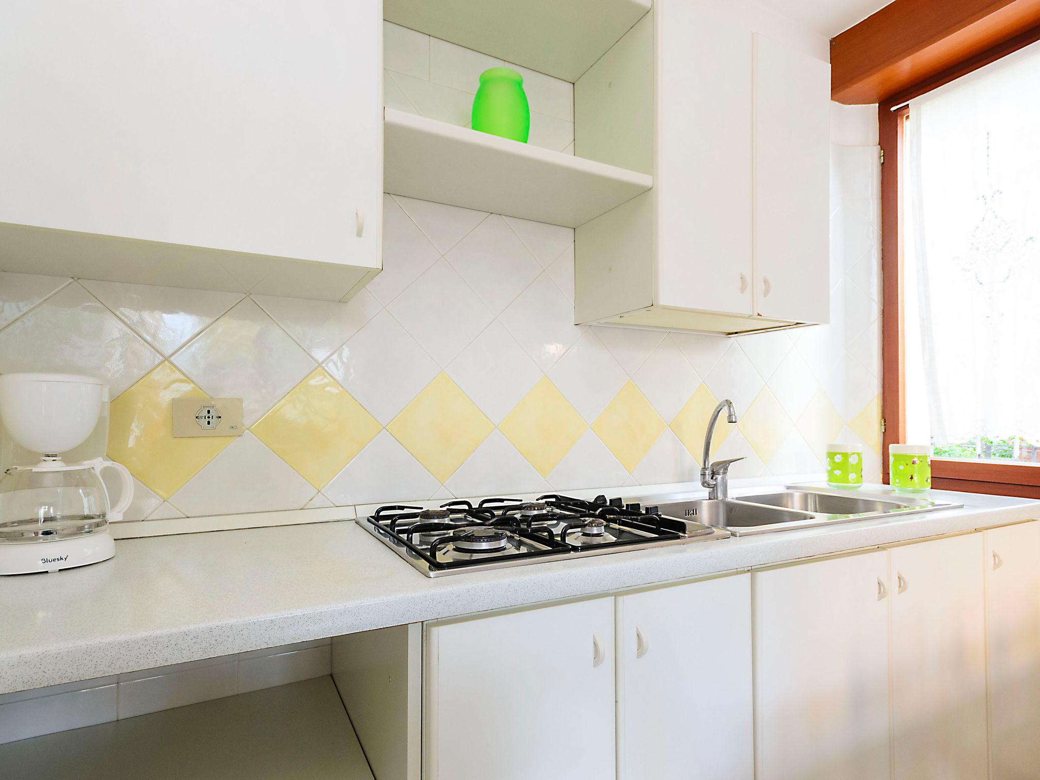 Foto 5 - Apartamento de 1 habitación en Lignano Sabbiadoro con jardín