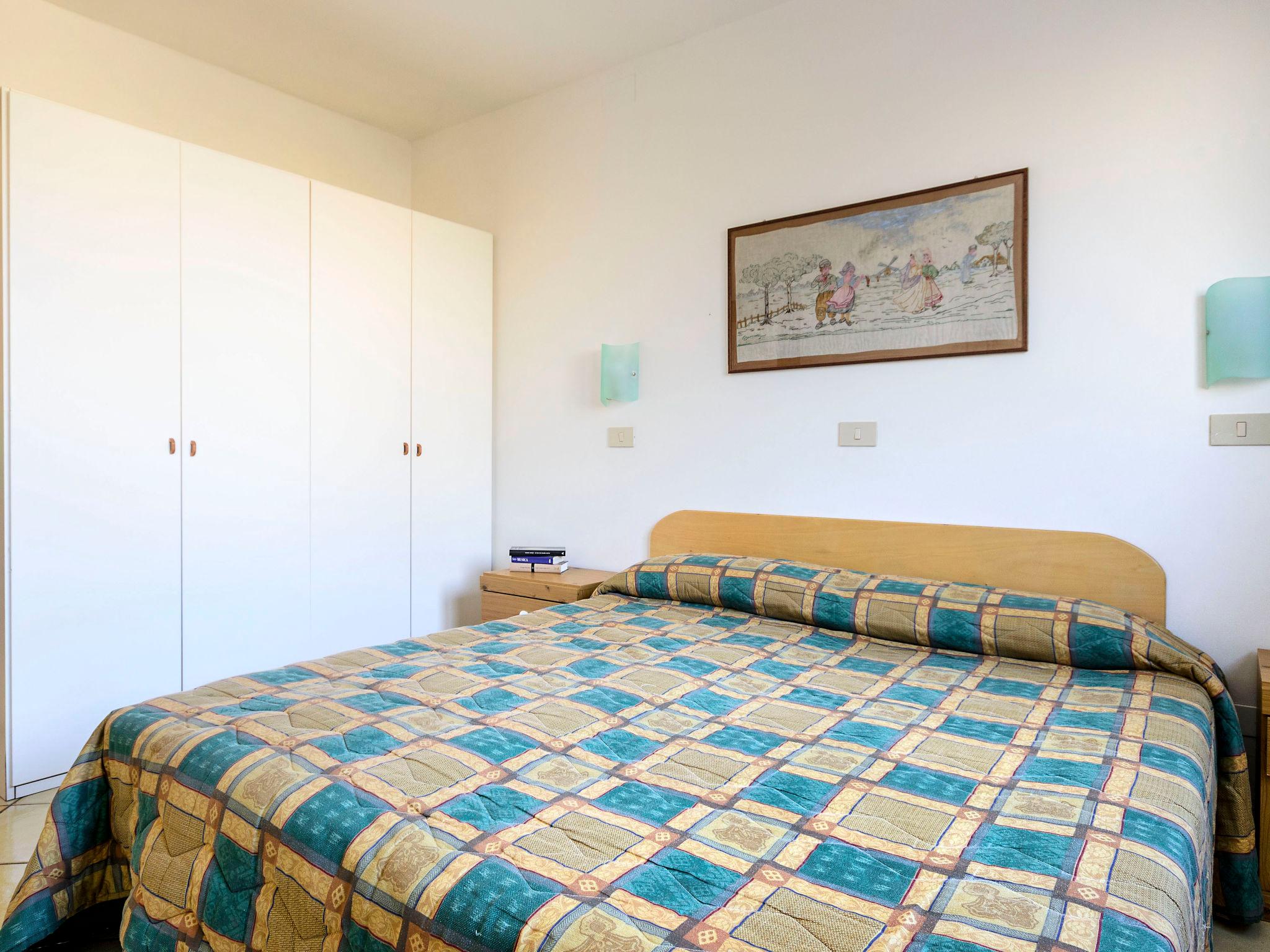 Foto 7 - Apartment mit 1 Schlafzimmer in Lignano Sabbiadoro mit garten und blick aufs meer