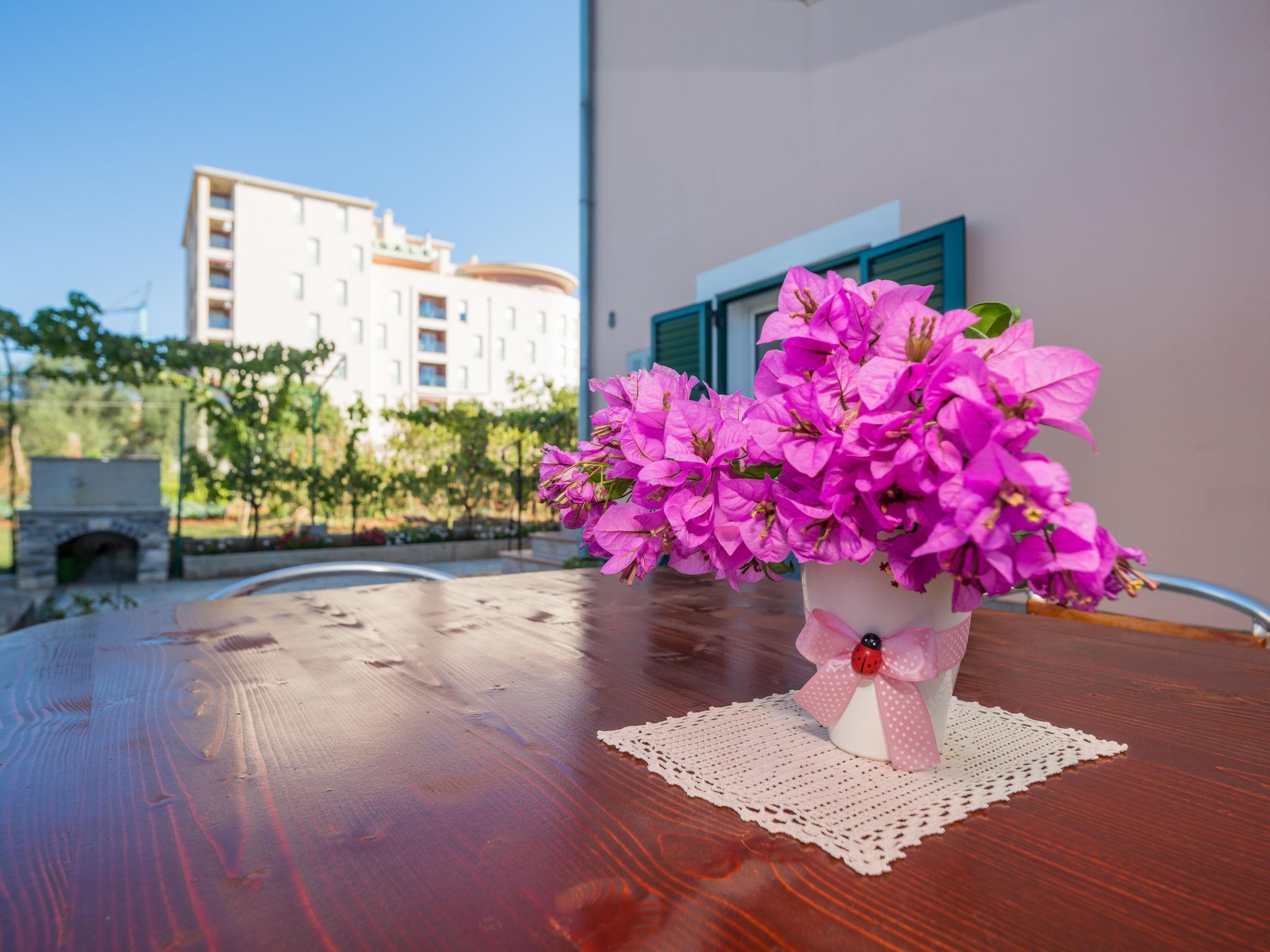 Foto 14 - Apartamento de 2 quartos em Pula com jardim e vistas do mar