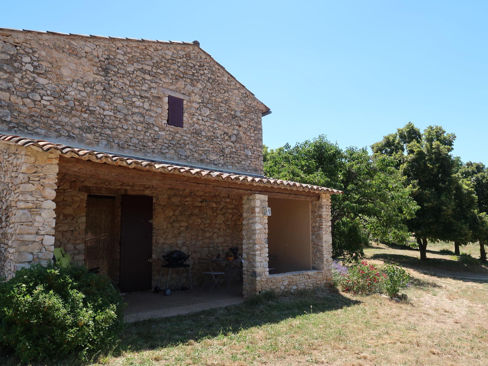 Photo 12 - Maison de 2 chambres à Saint-Saturnin-lès-Apt avec jardin et terrasse