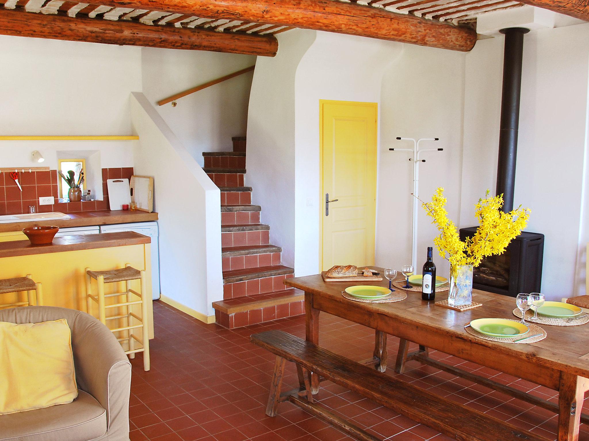 Photo 3 - 2 bedroom House in Saint-Saturnin-lès-Apt with garden and terrace