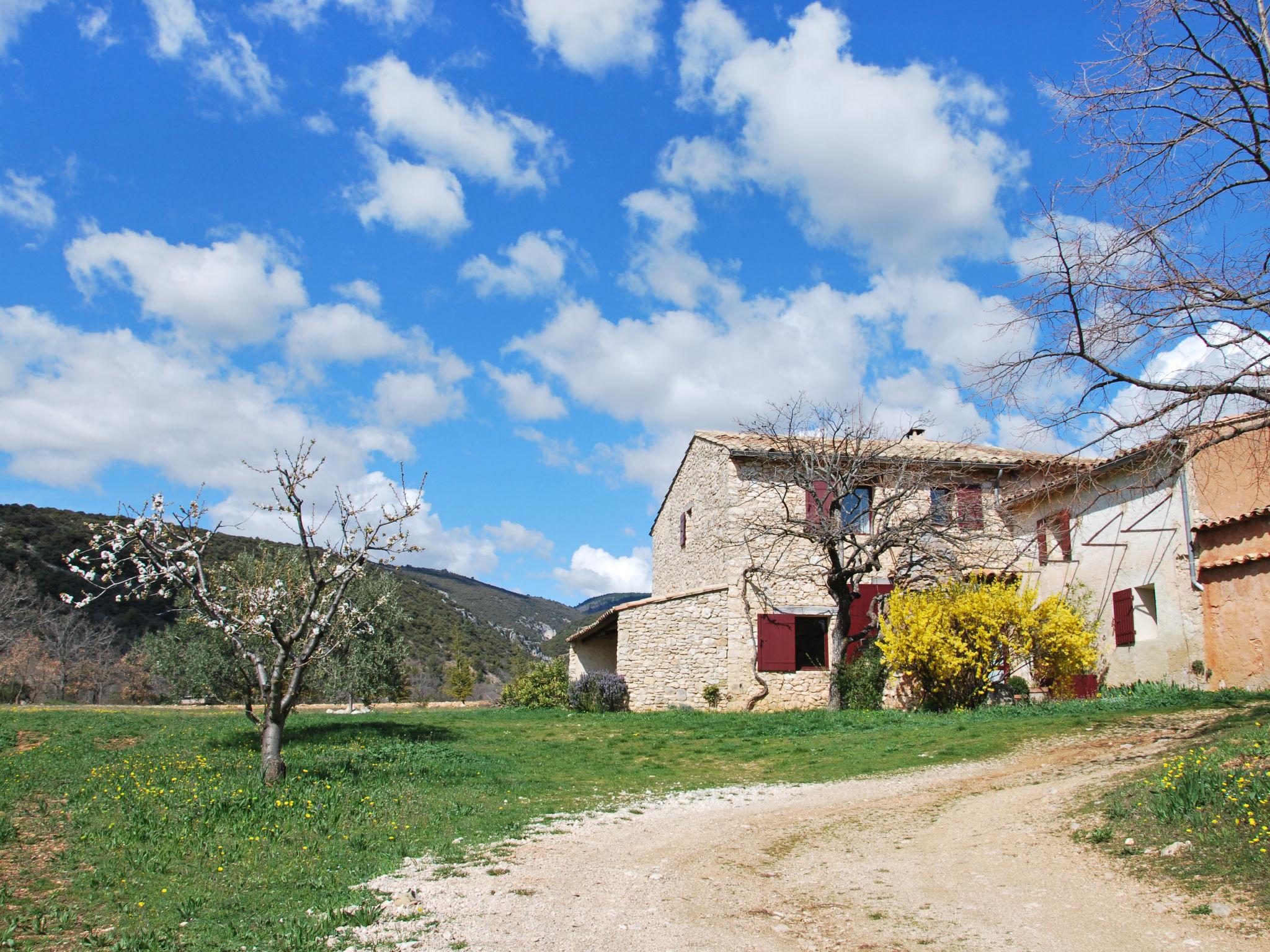 Foto 14 - Casa con 2 camere da letto a Saint-Saturnin-lès-Apt con giardino e terrazza