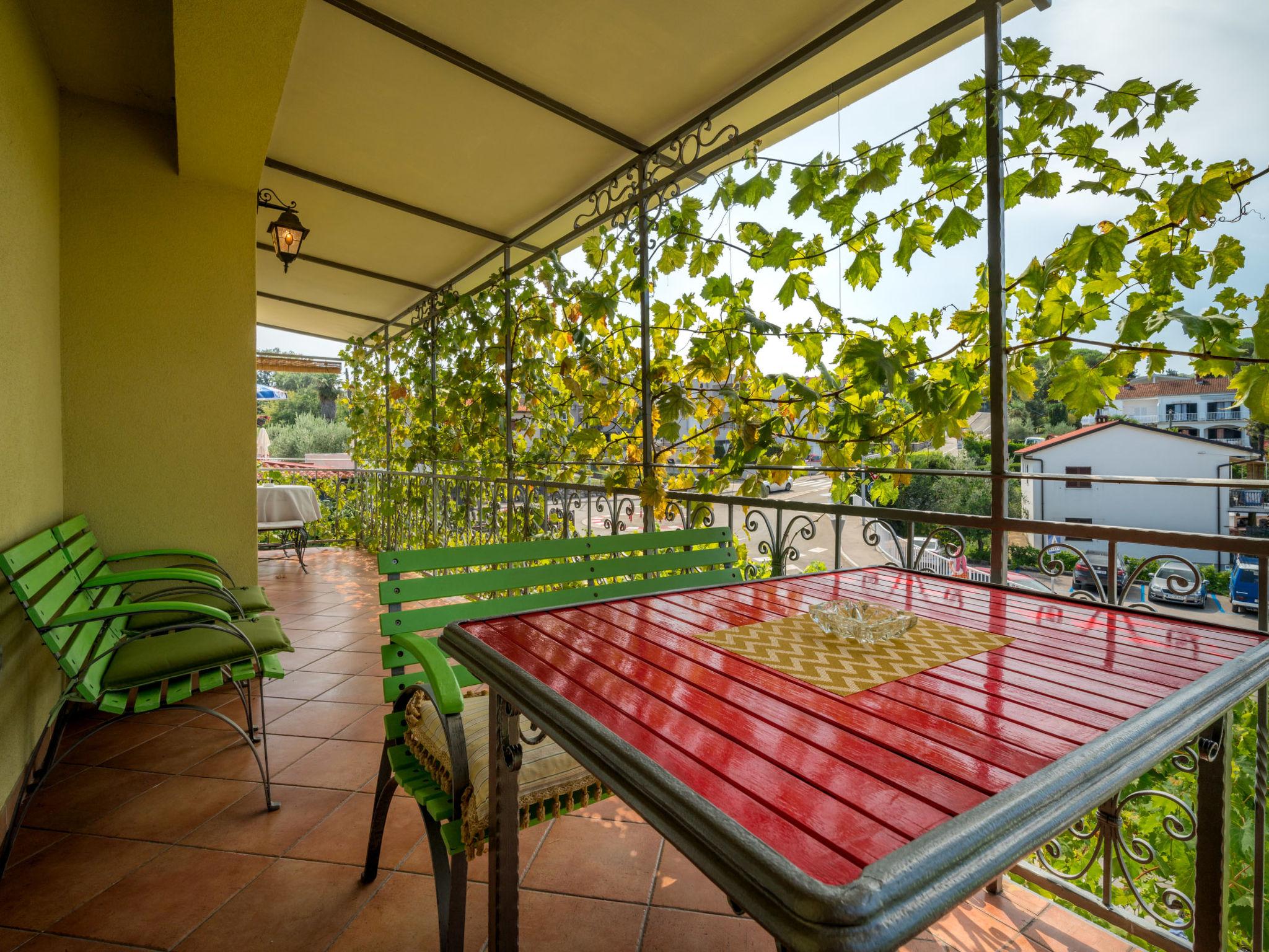 Photo 7 - Maison de 3 chambres à Omišalj avec jardin et terrasse