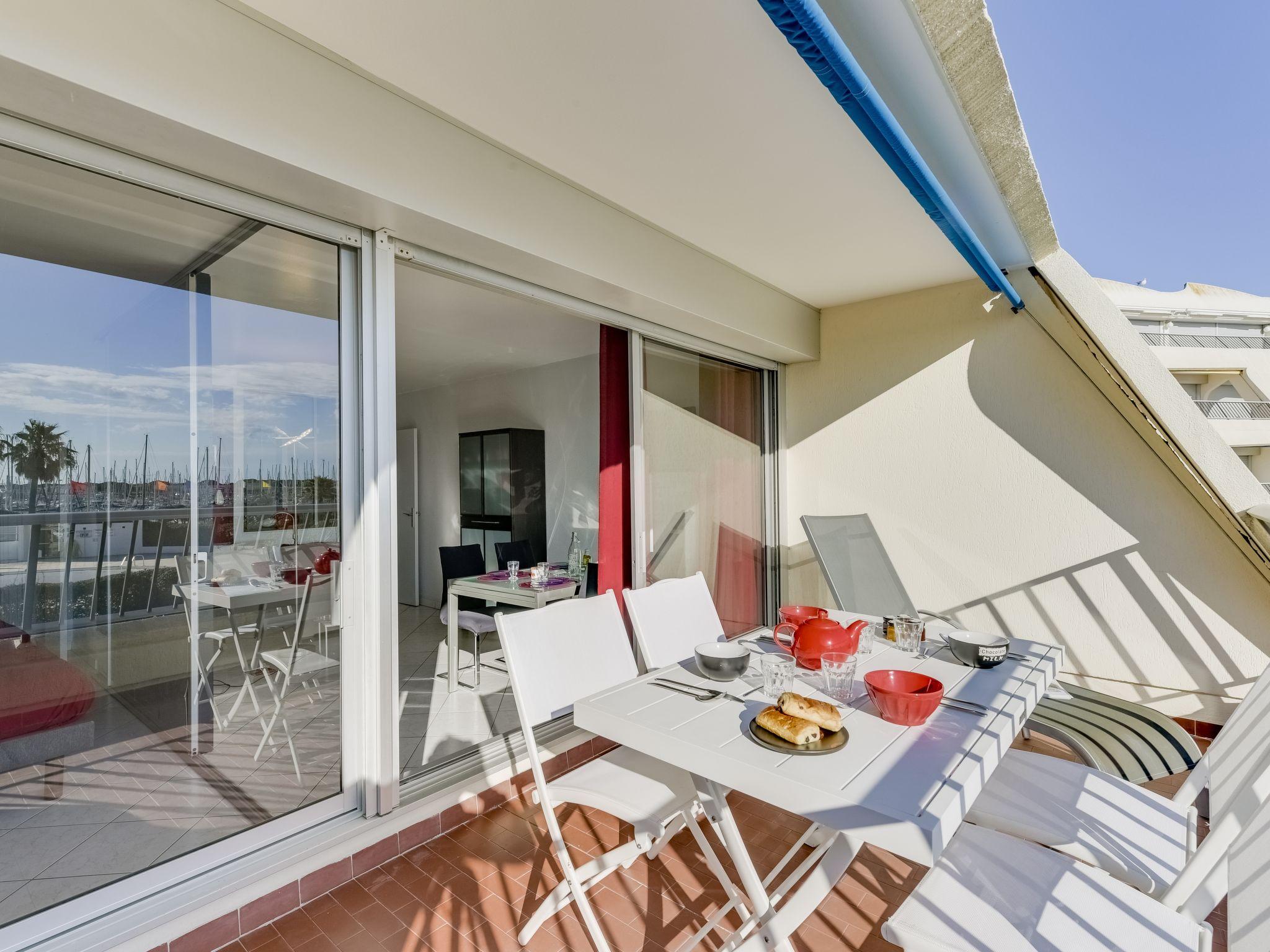 Photo 14 - 1 bedroom Apartment in Le Grau-du-Roi with swimming pool and sea view