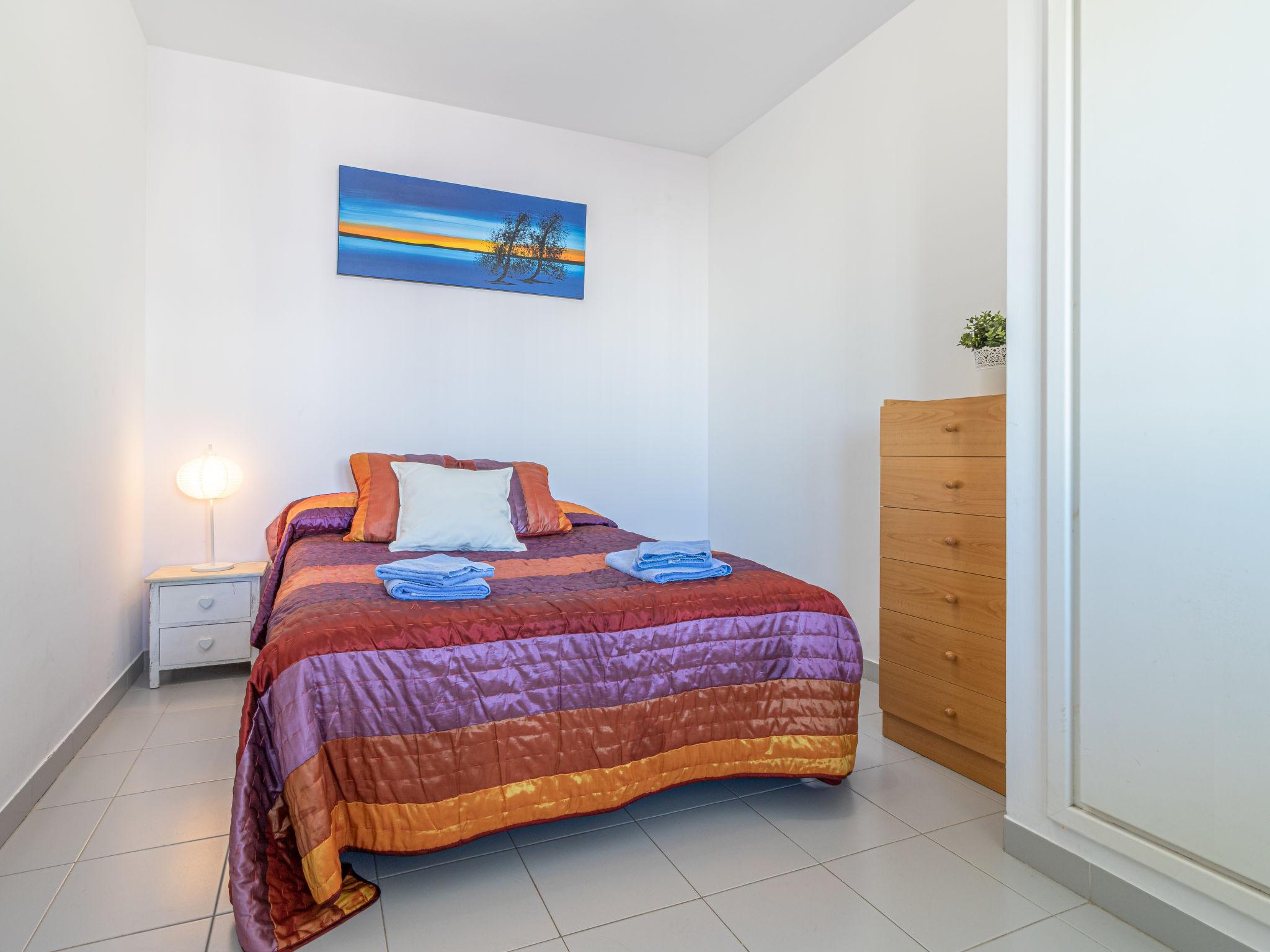 Foto 4 - Appartamento con 2 camere da letto a Castelló d'Empúries con piscina e vista mare