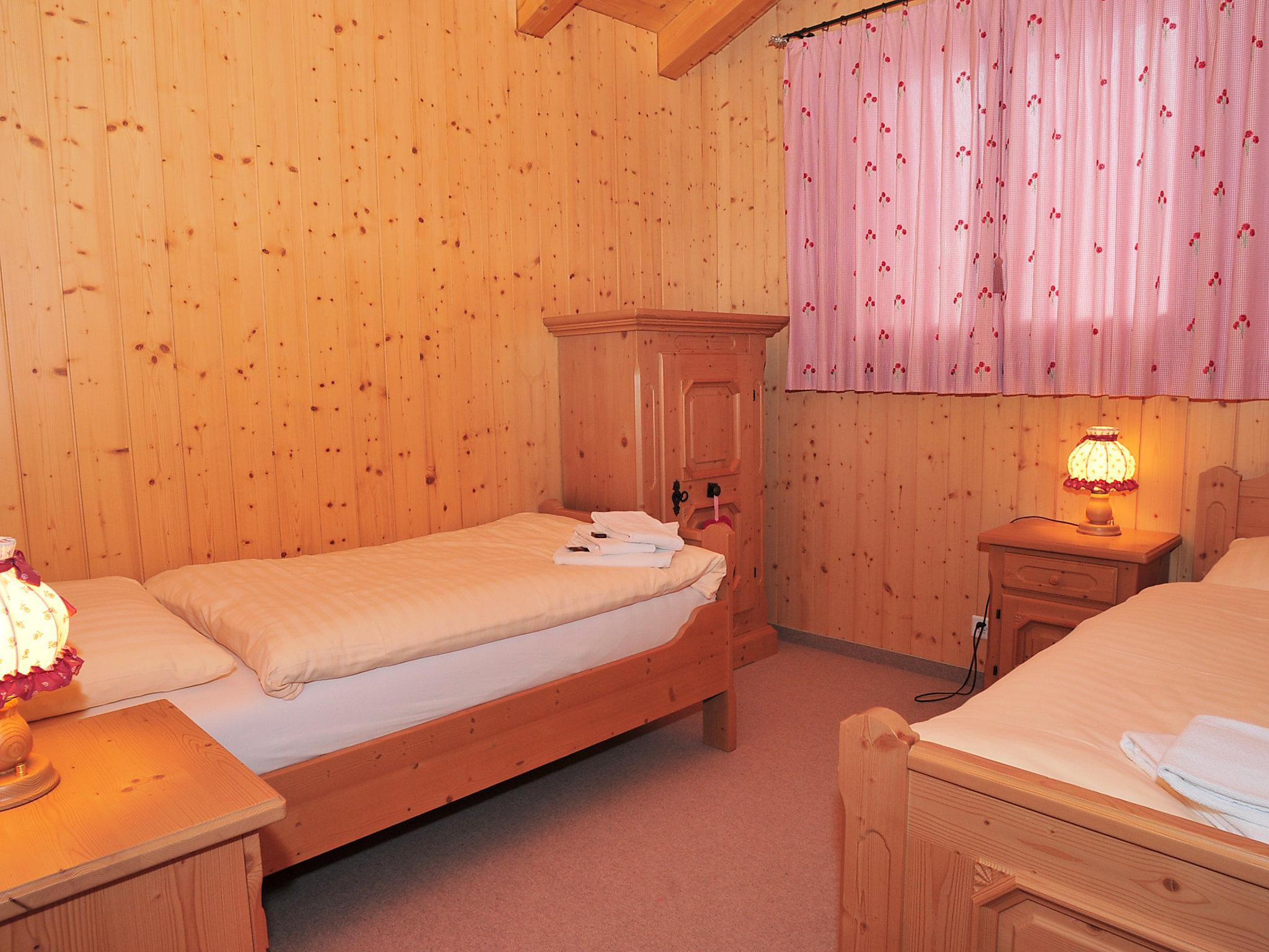 Foto 12 - Apartment mit 3 Schlafzimmern in Lauterbrunnen mit blick auf die berge