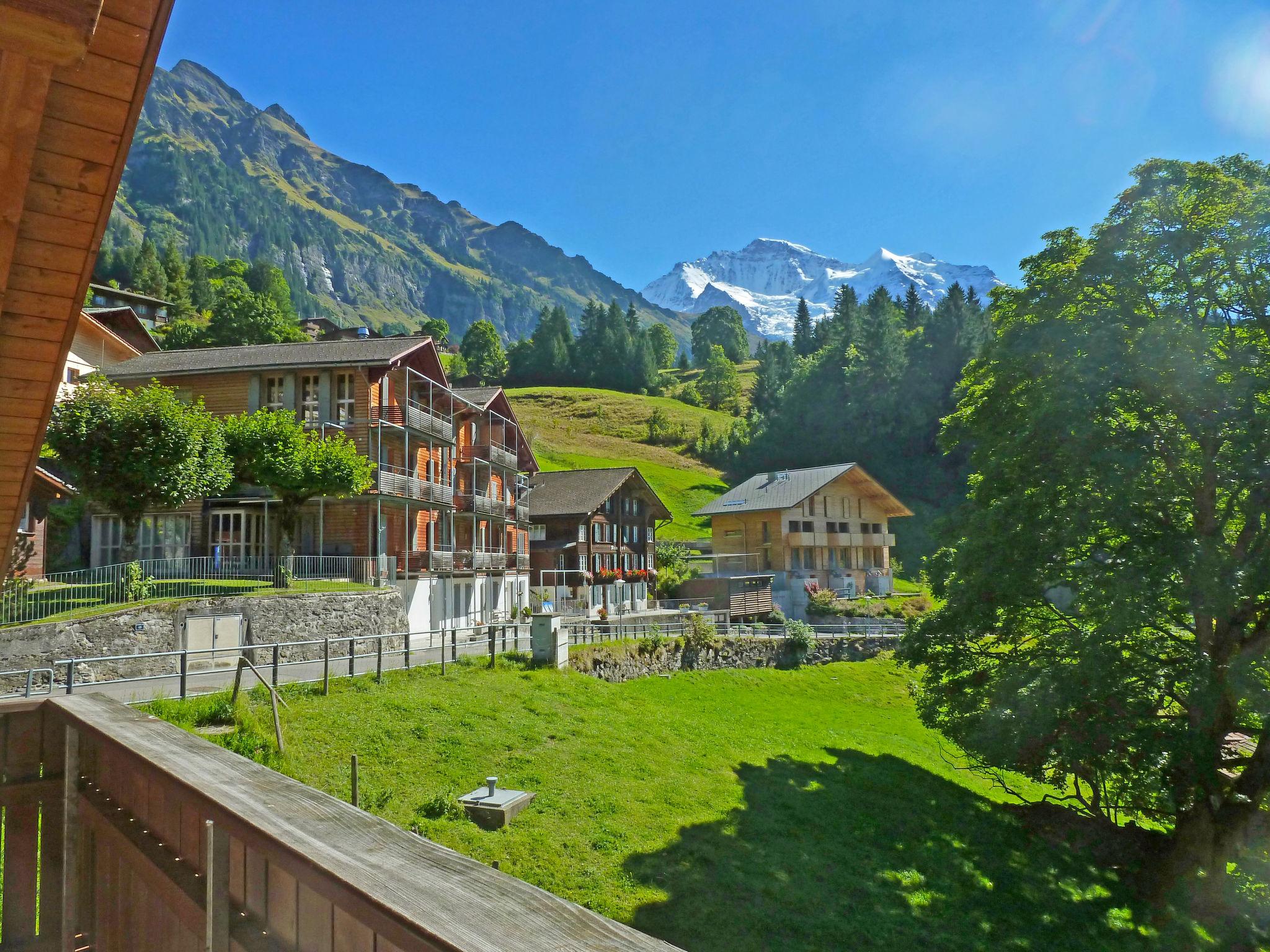 Foto 21 - Apartamento de 3 quartos em Lauterbrunnen com vista para a montanha