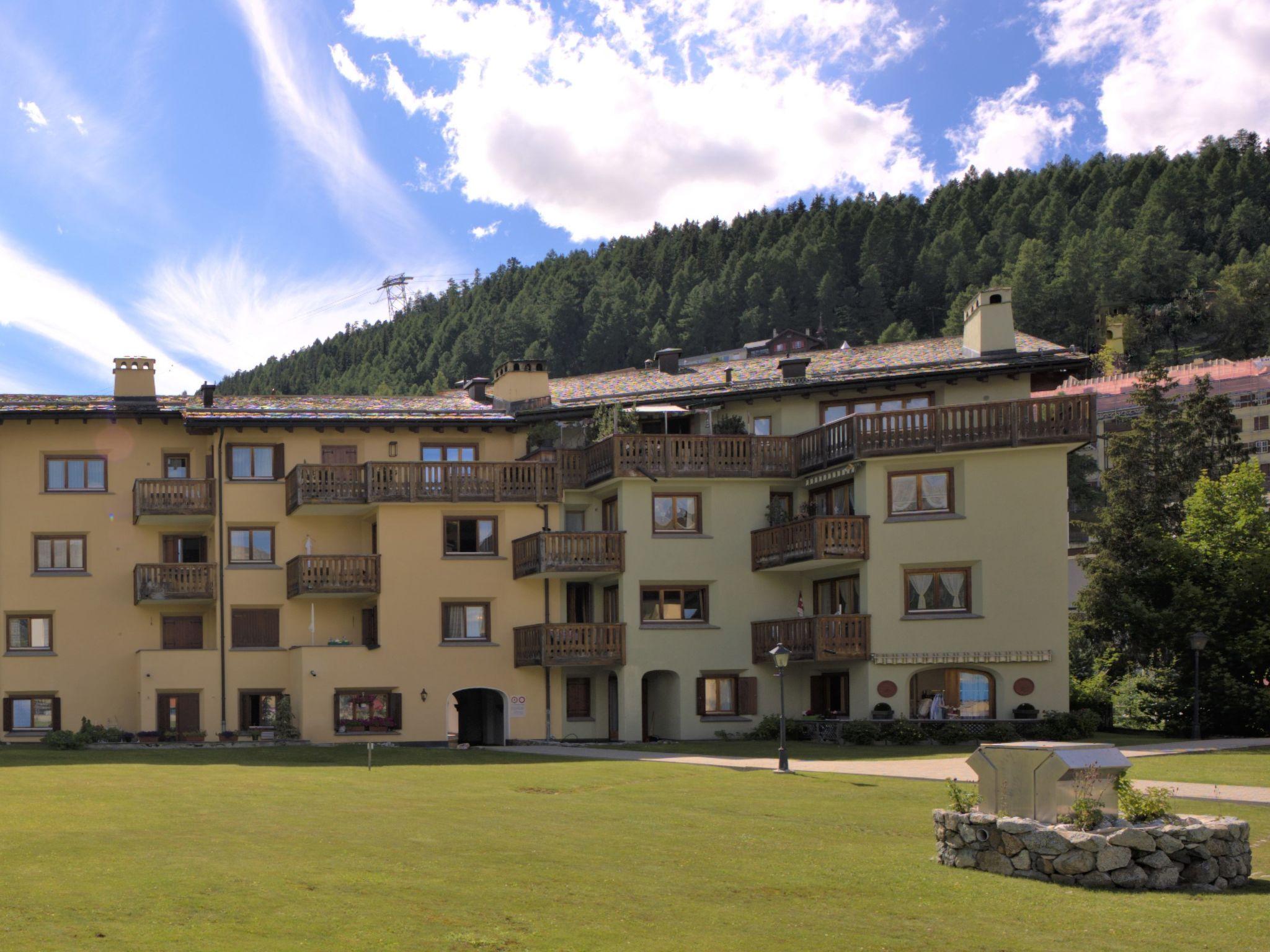 Foto 5 - Apartment mit 1 Schlafzimmer in Sankt Moritz mit blick auf die berge