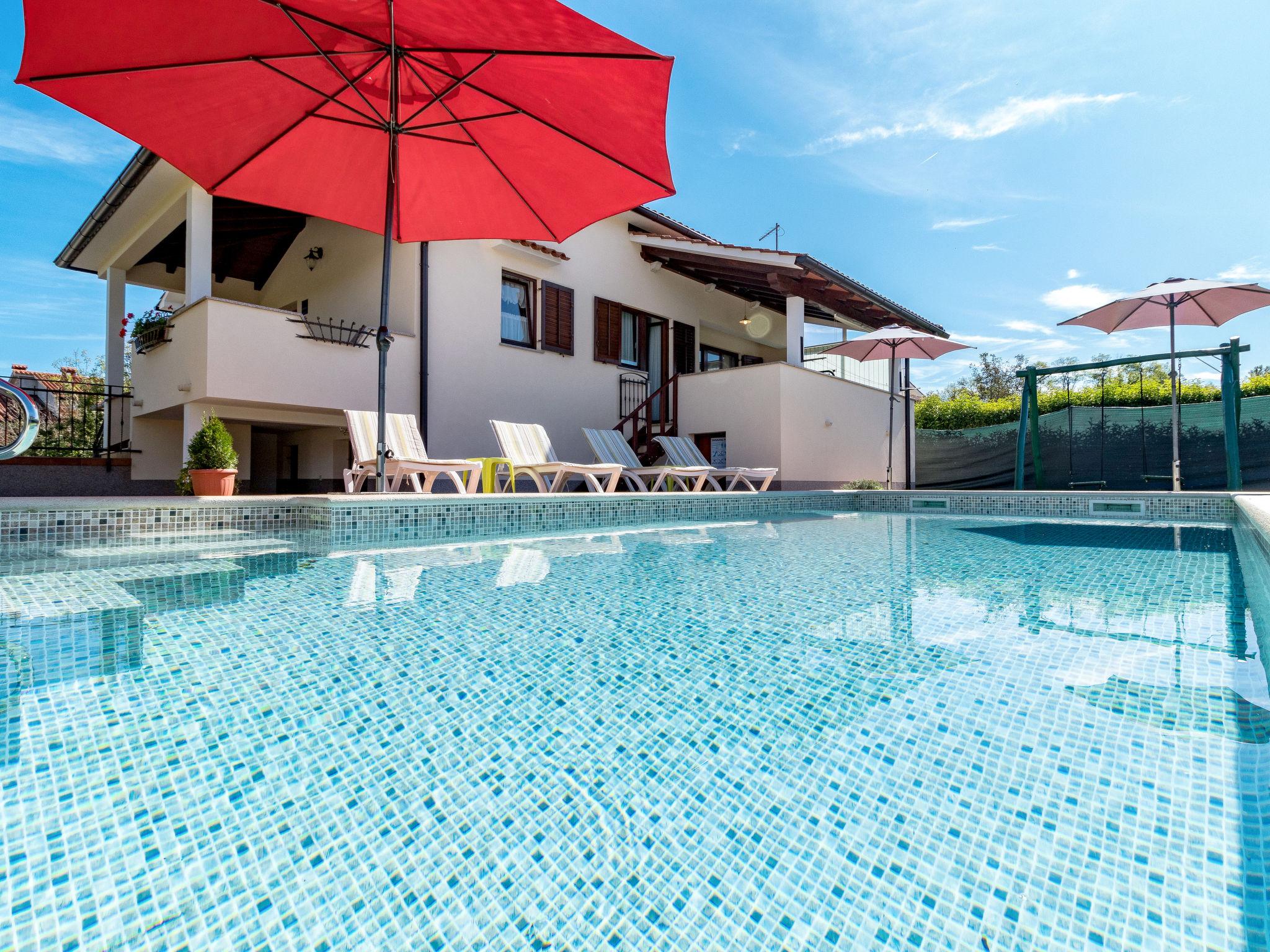 Foto 22 - Casa de 4 habitaciones en Karojba con piscina privada y terraza
