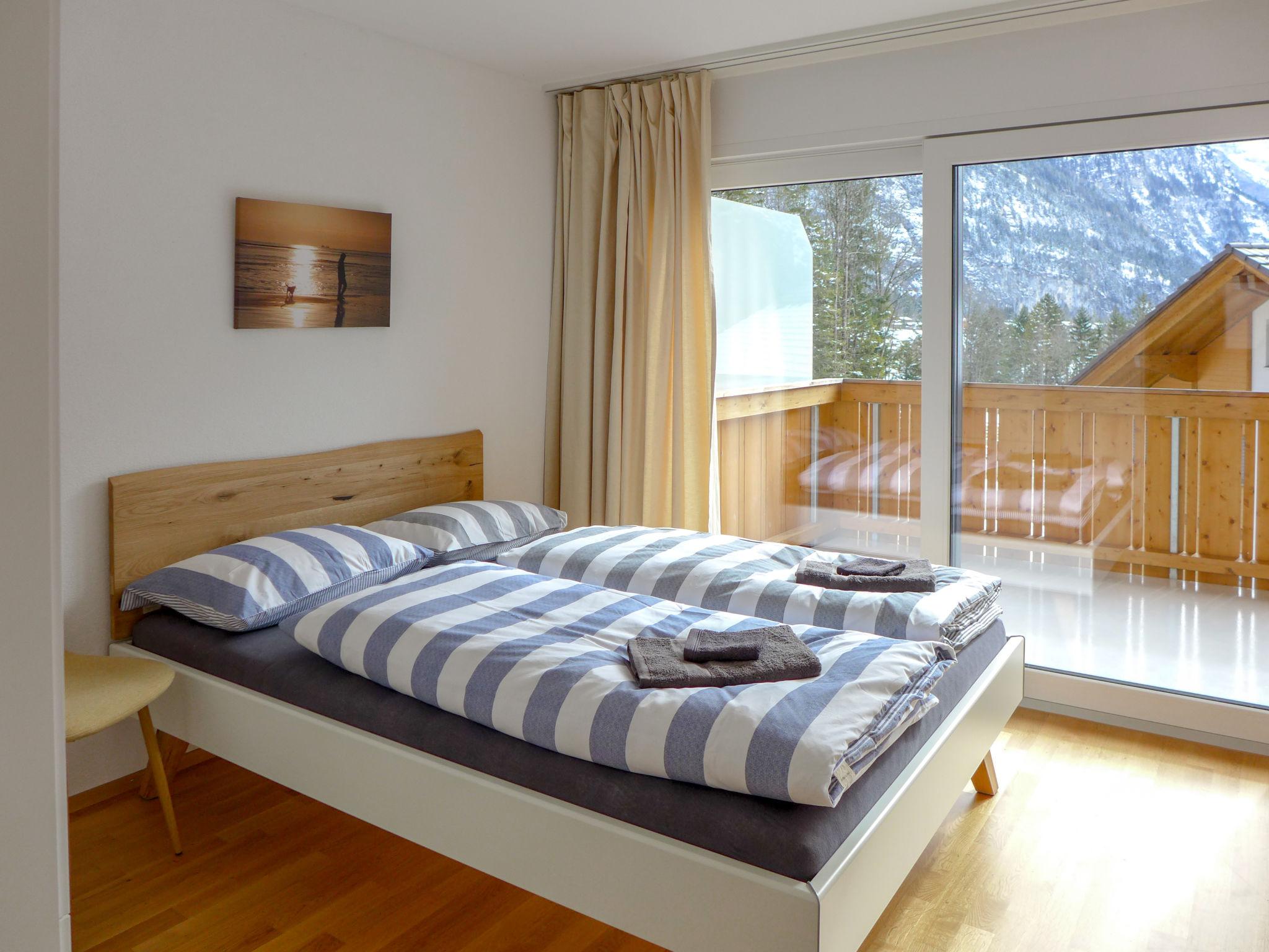 Foto 5 - Apartamento de 2 habitaciones en Kandersteg con vistas a la montaña