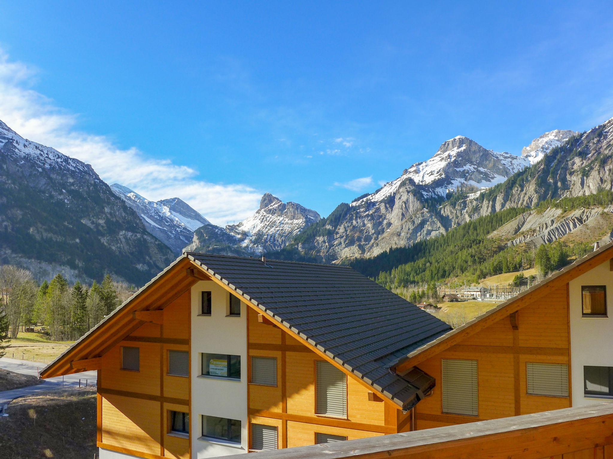 Foto 19 - Apartamento de 2 habitaciones en Kandersteg con vistas a la montaña