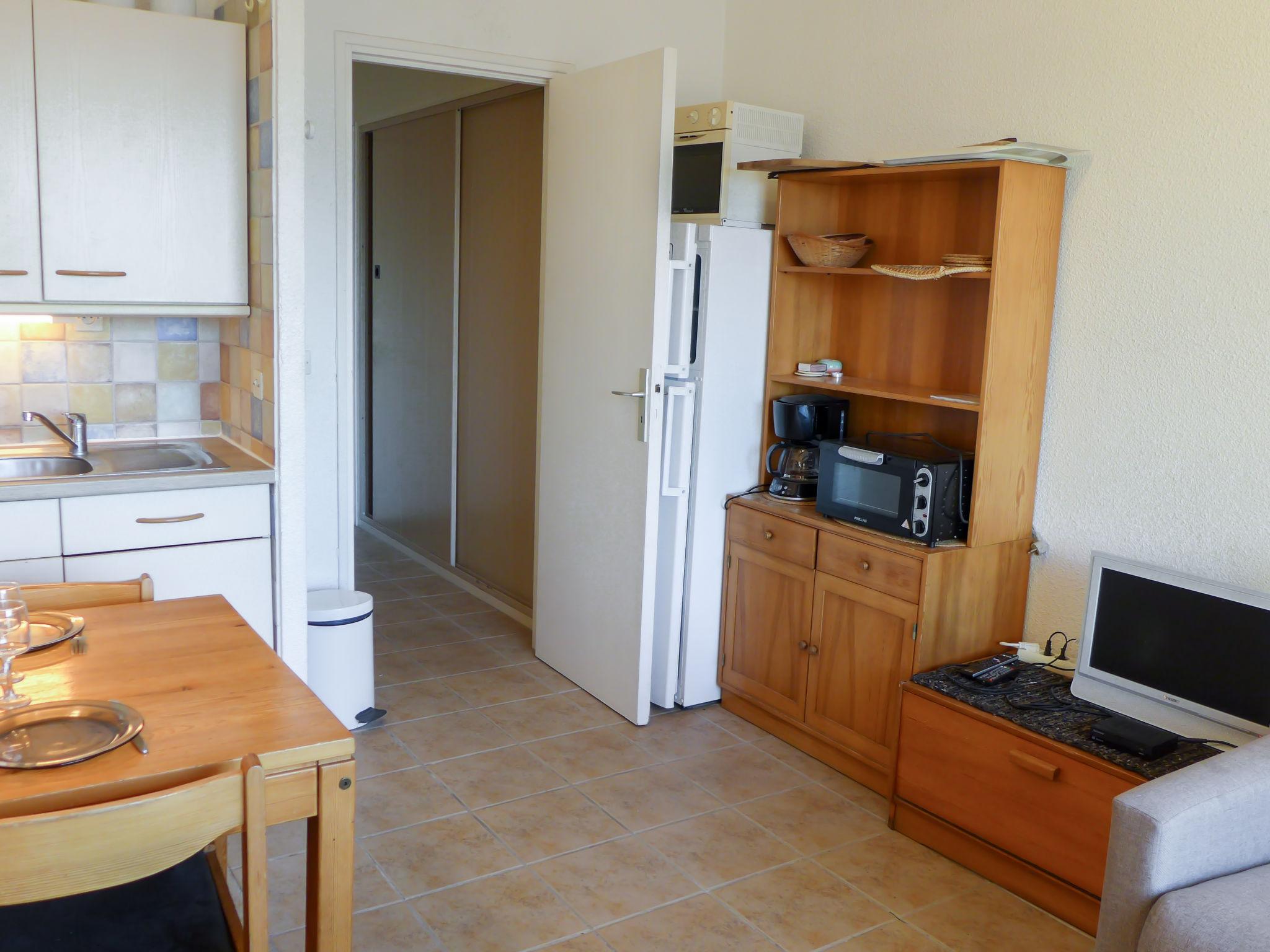 Foto 10 - Appartamento con 2 camere da letto a Le Barcarès con piscina e vista mare
