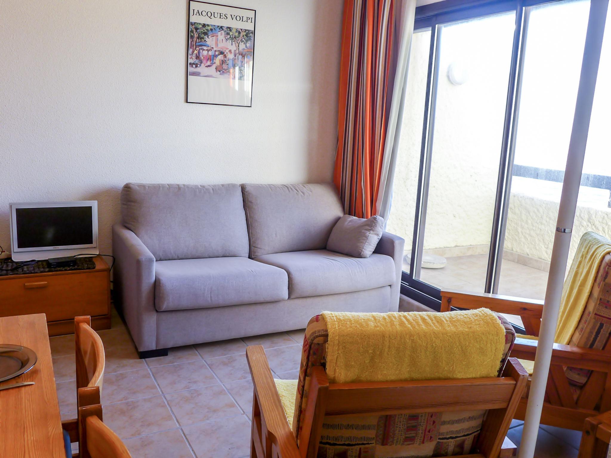 Foto 6 - Appartamento con 2 camere da letto a Le Barcarès con piscina e vista mare