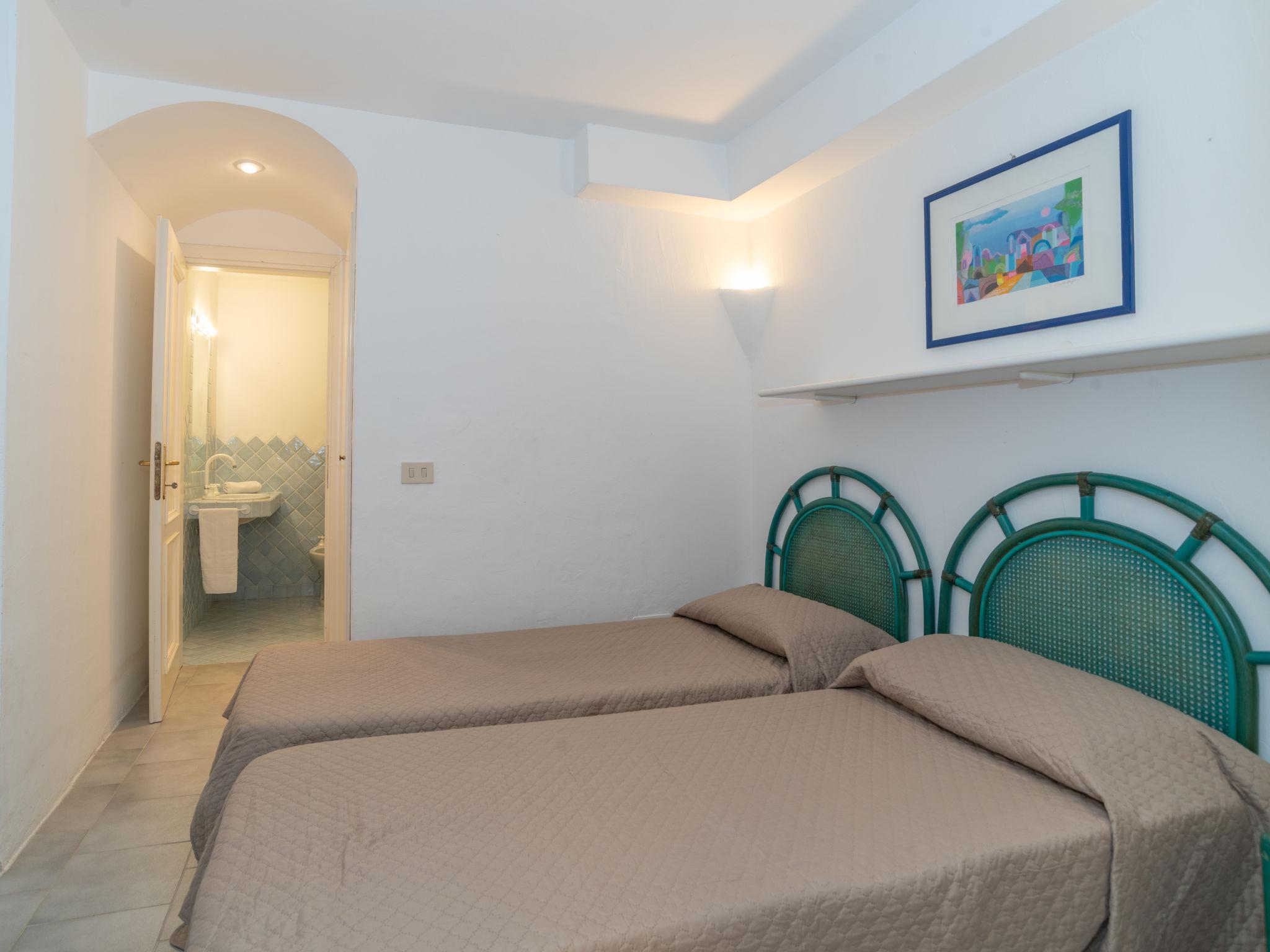 Foto 14 - Appartamento con 3 camere da letto a Arzachena con piscina e vista mare