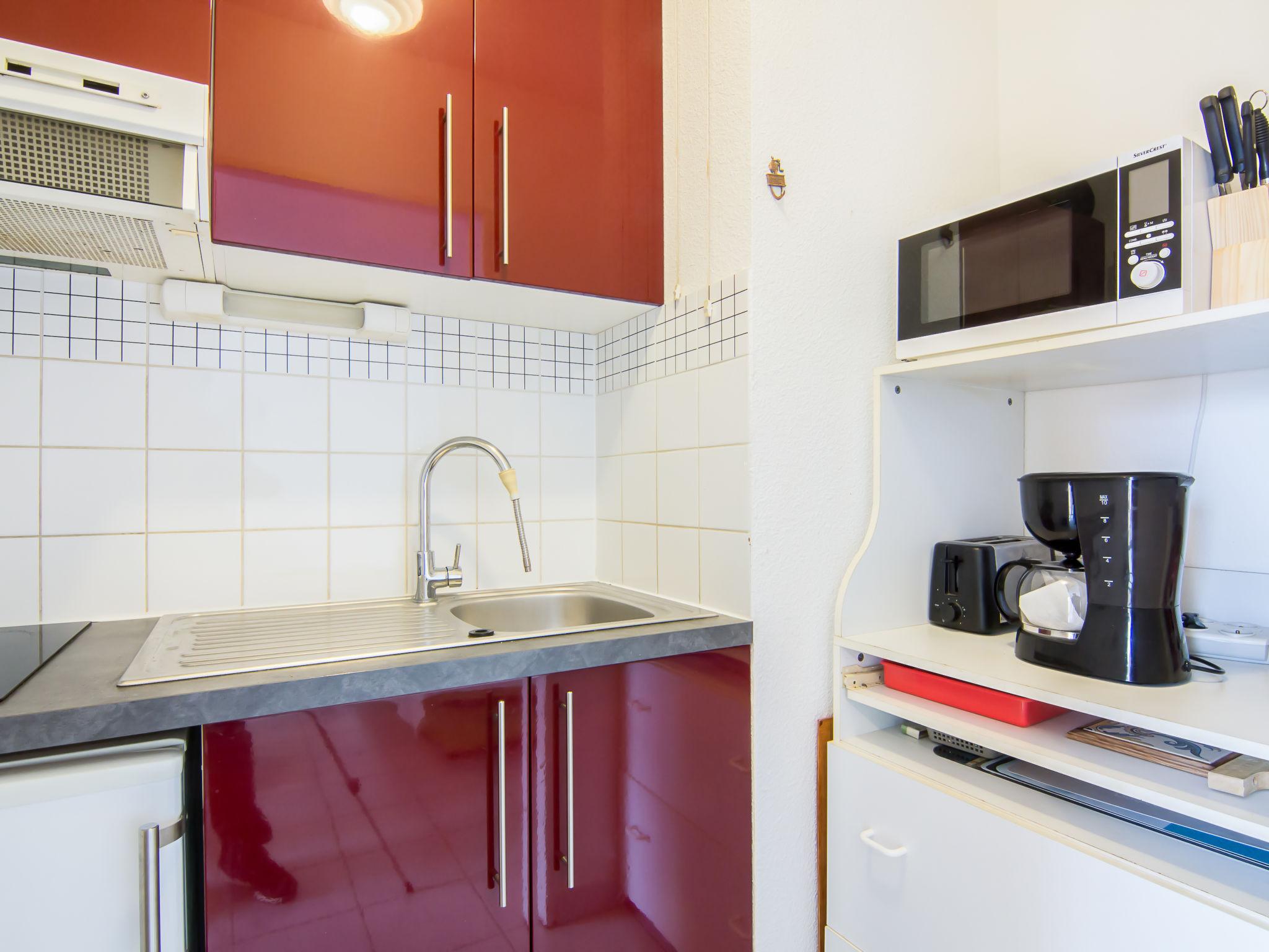 Foto 9 - Apartamento de 2 quartos em Le Grau-du-Roi com piscina e jardim