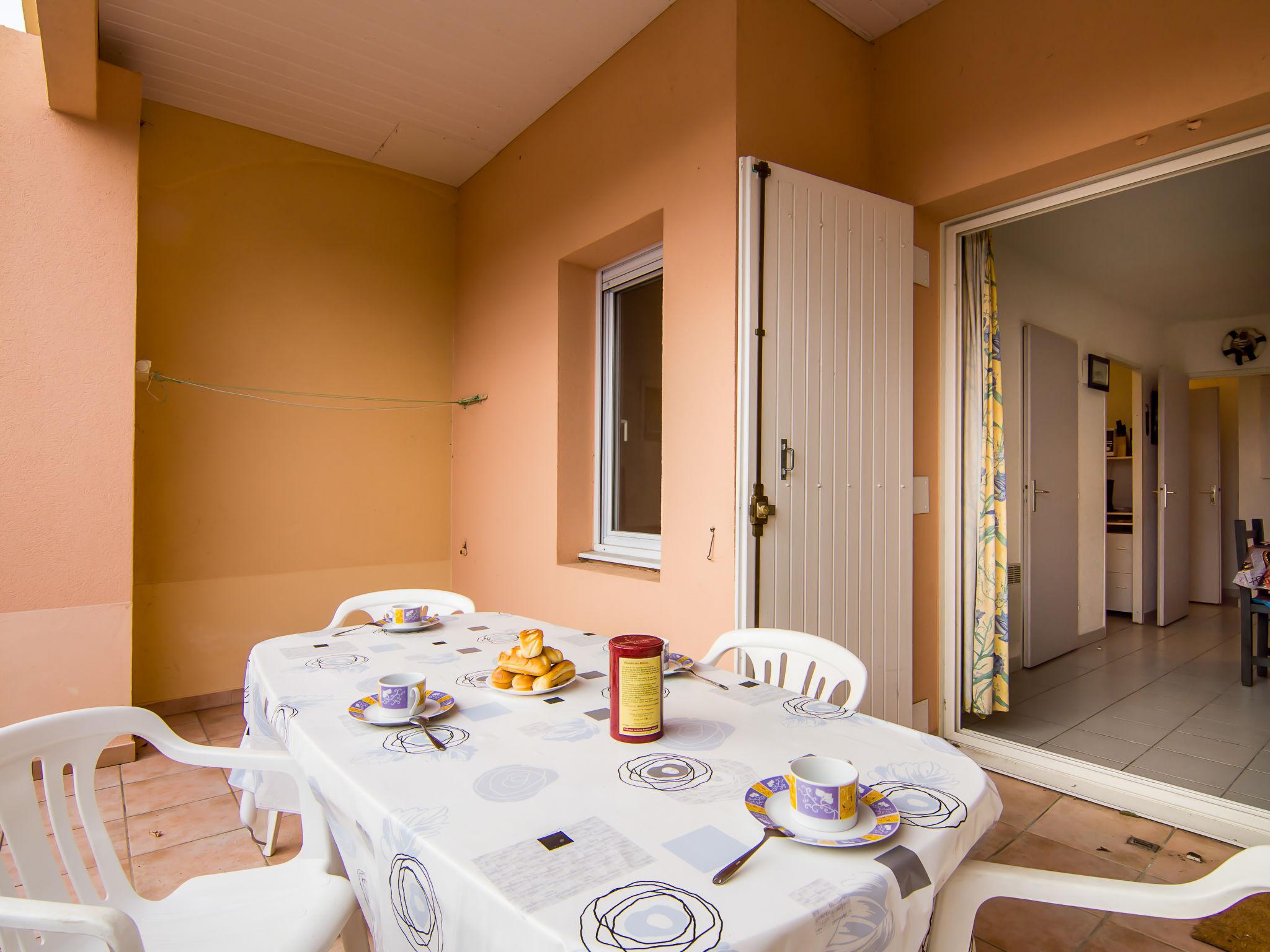 Photo 2 - Appartement de 2 chambres à Le Grau-du-Roi avec piscine et jardin