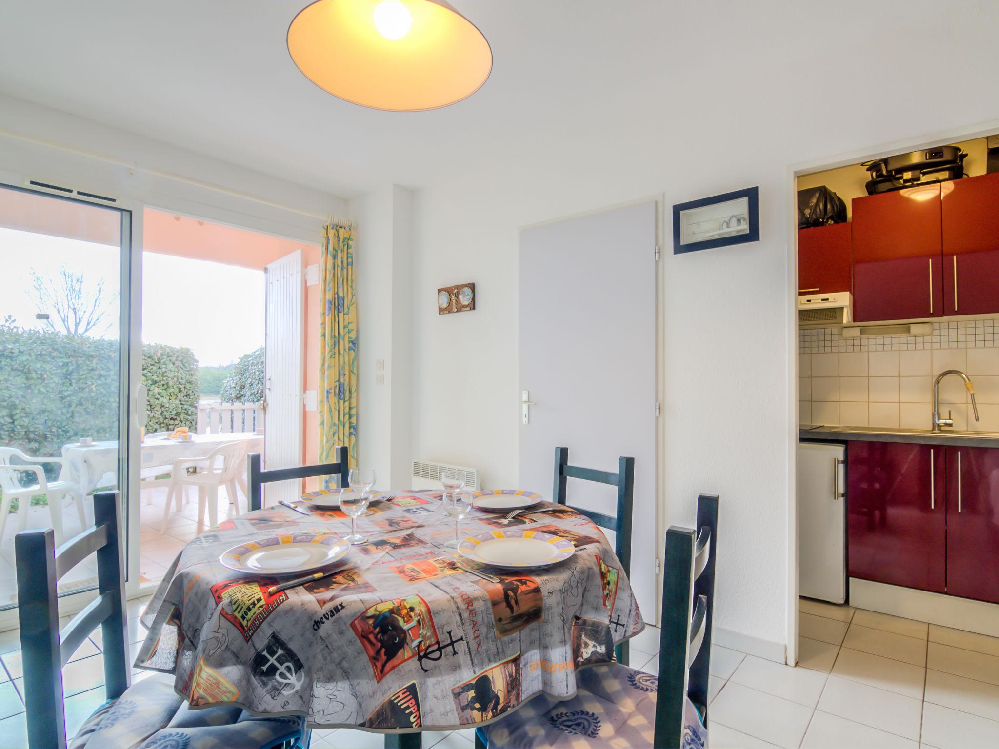 Photo 1 - Appartement de 2 chambres à Le Grau-du-Roi avec piscine et jardin