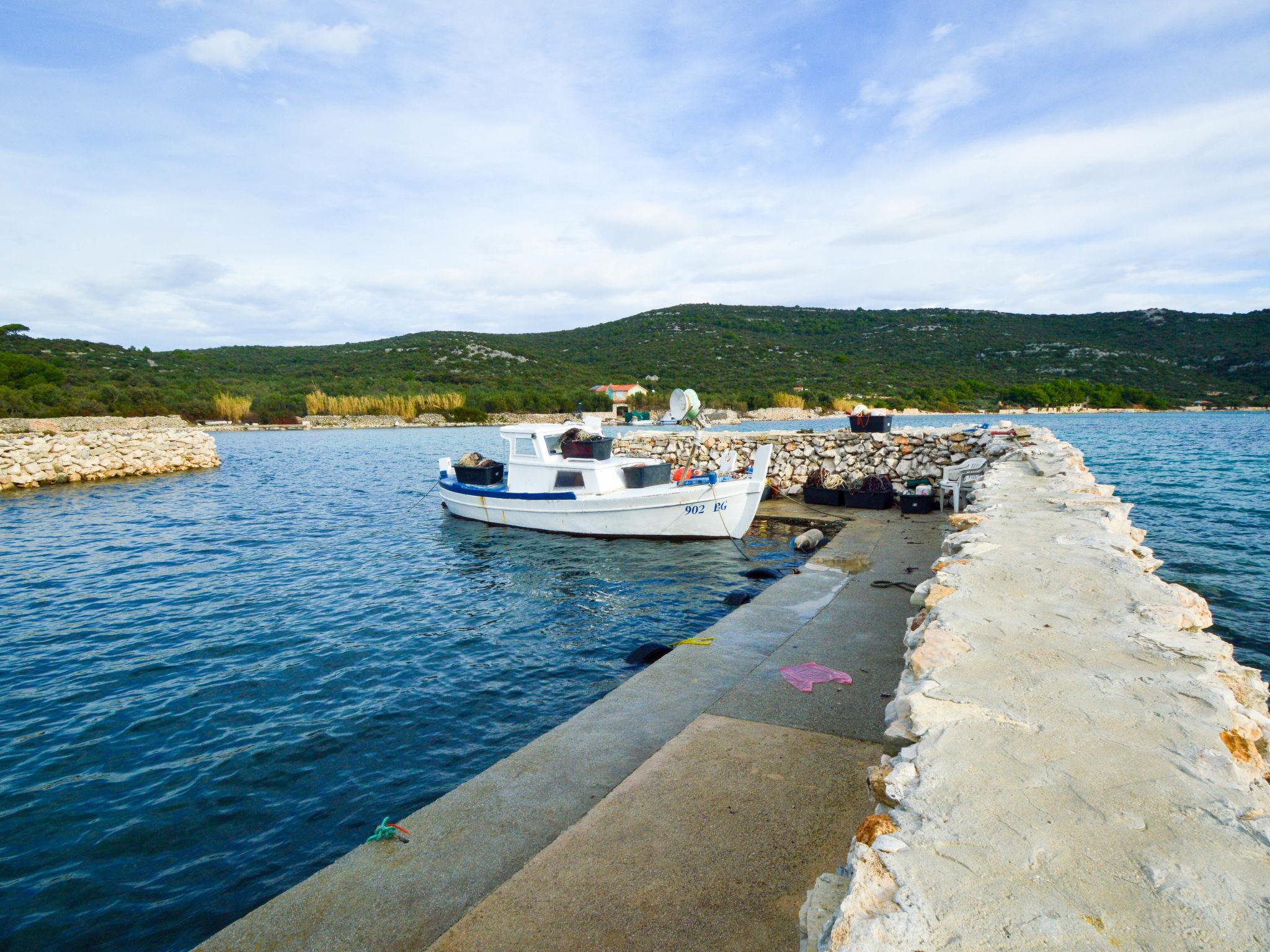 Foto 13 - Haus mit 2 Schlafzimmern in Pašman mit terrasse und blick aufs meer