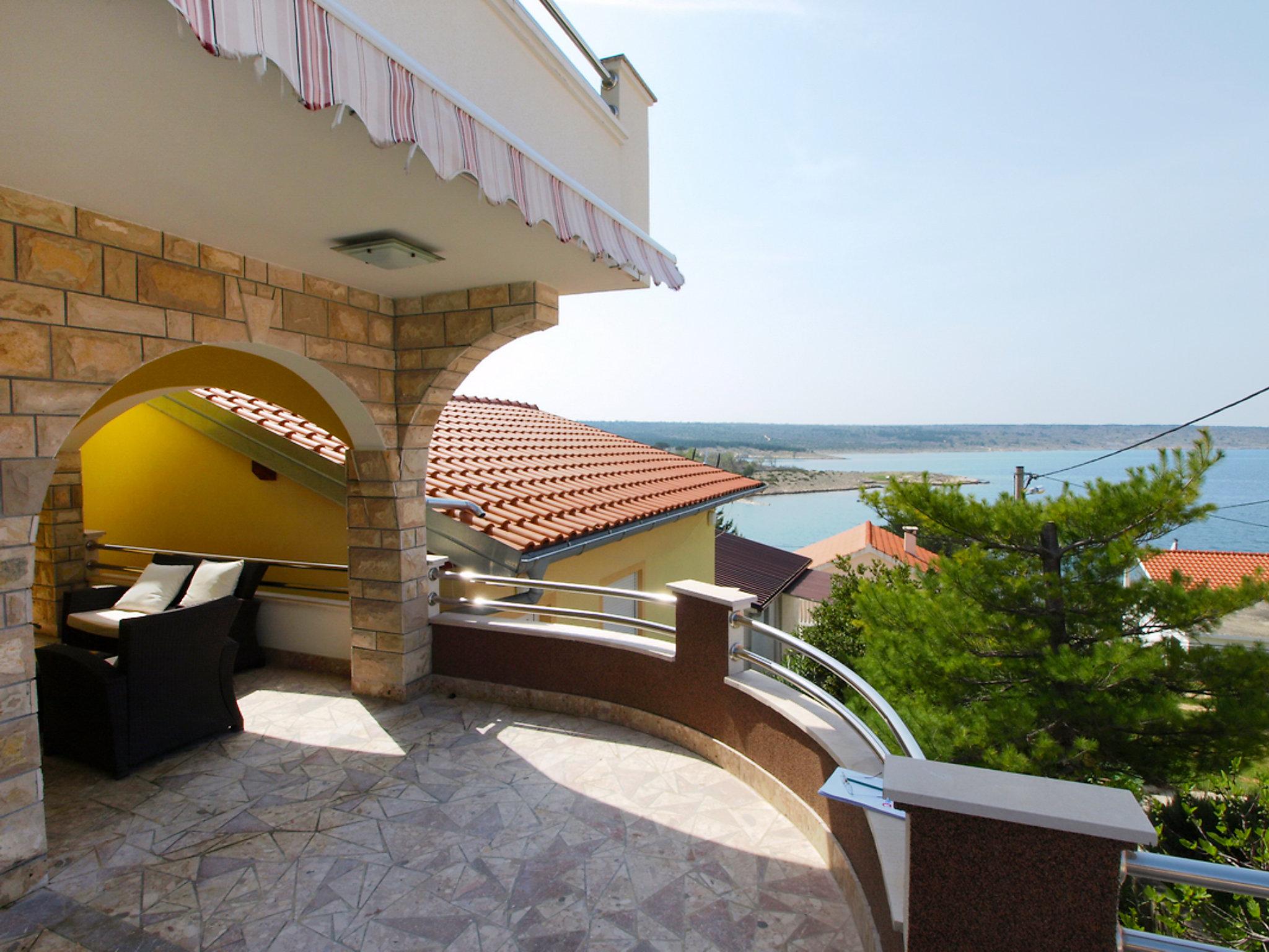 Photo 1 - 3 bedroom Apartment in Obrovac with terrace and sea view