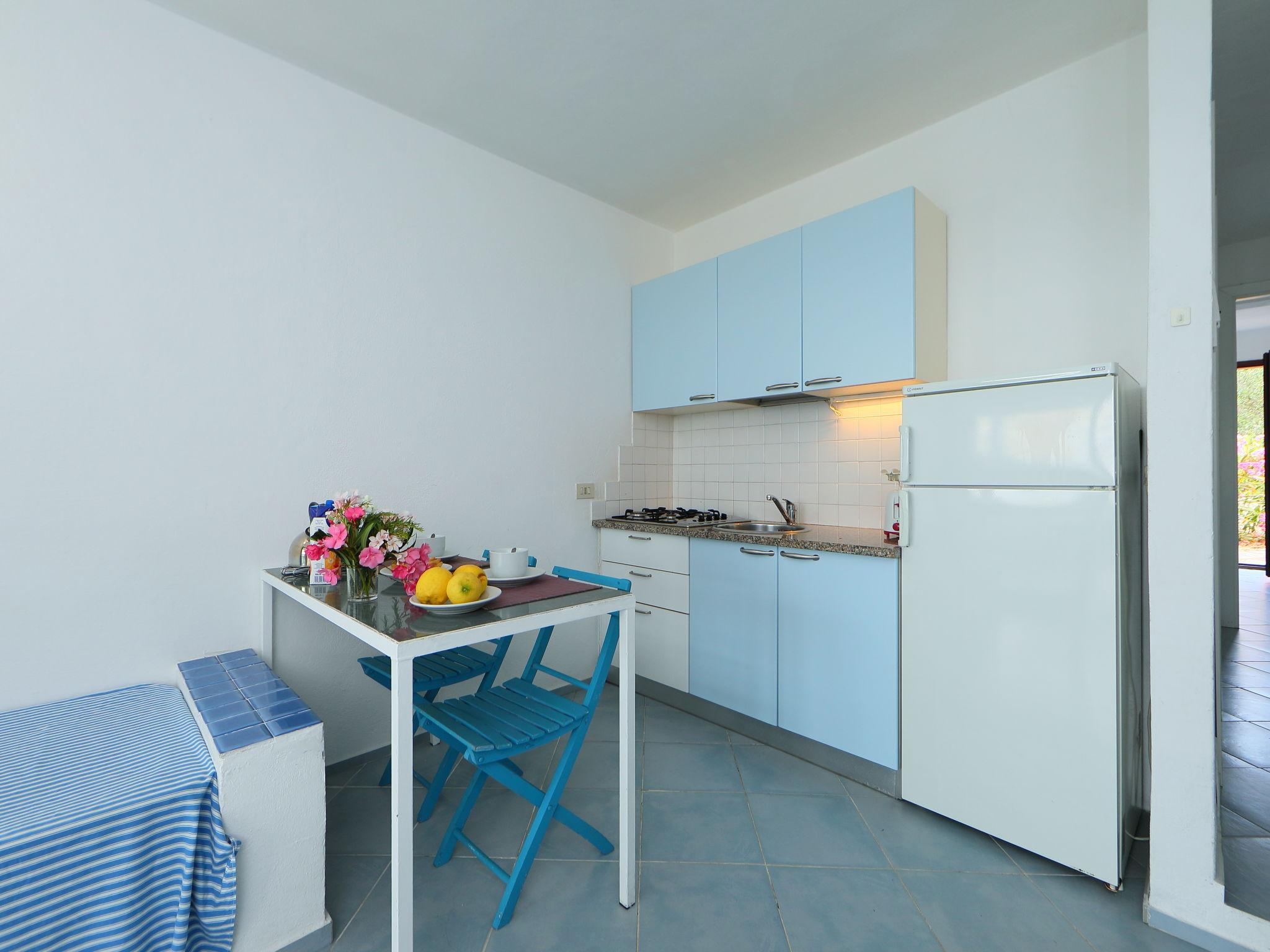 Foto 8 - Apartamento de 1 habitación en Golfo Aranci con jardín y vistas al mar
